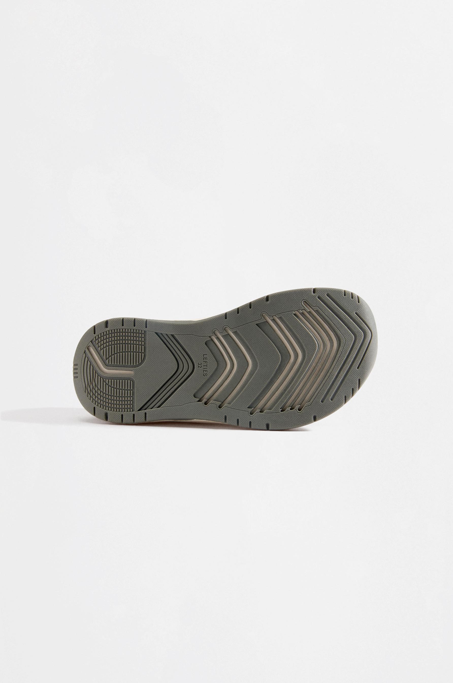 Barefoot multi-piece trainers — BROWNISH TONE