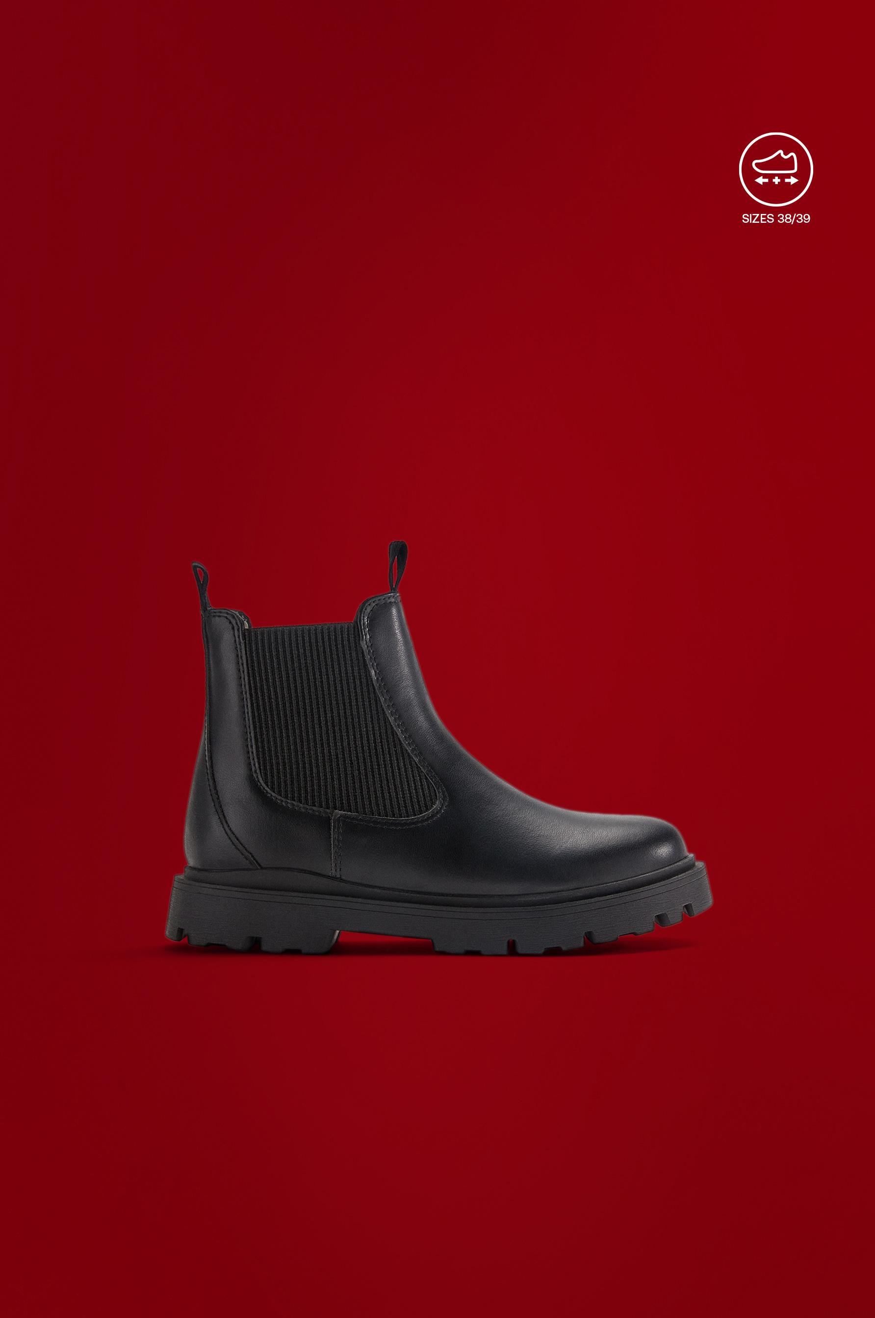 Chelsea boots — BLACK