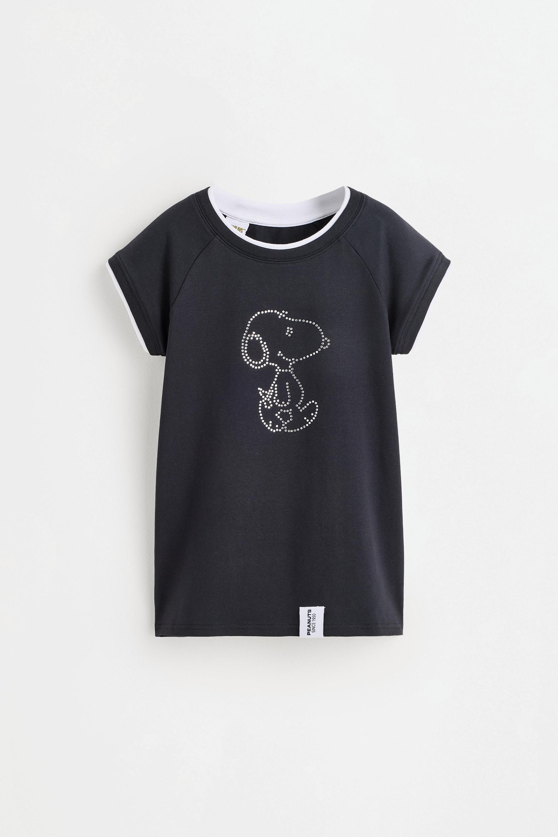 Snoopy Peanuts™ raglan sleeve T-shirt — BLACK