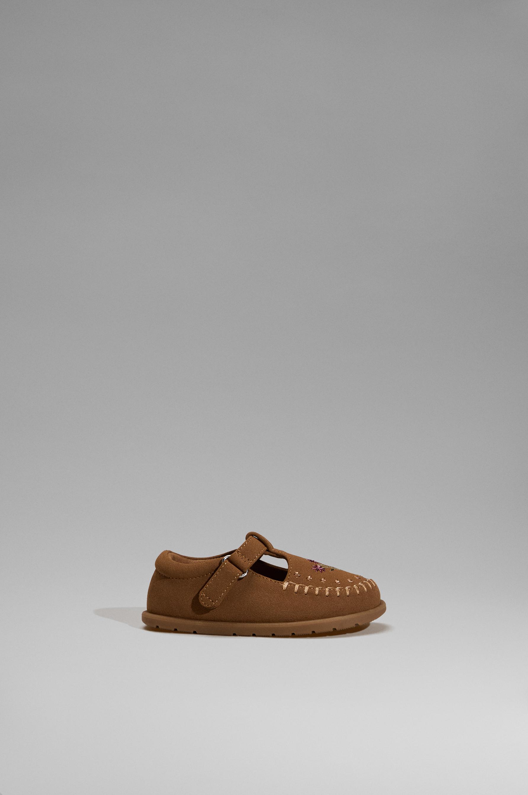 Zapato pespunte Barefoot efecto ante