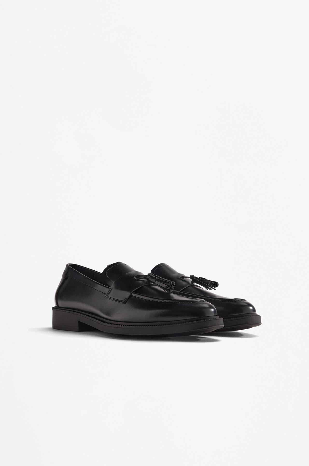Tassel loafer shoe — BLACK