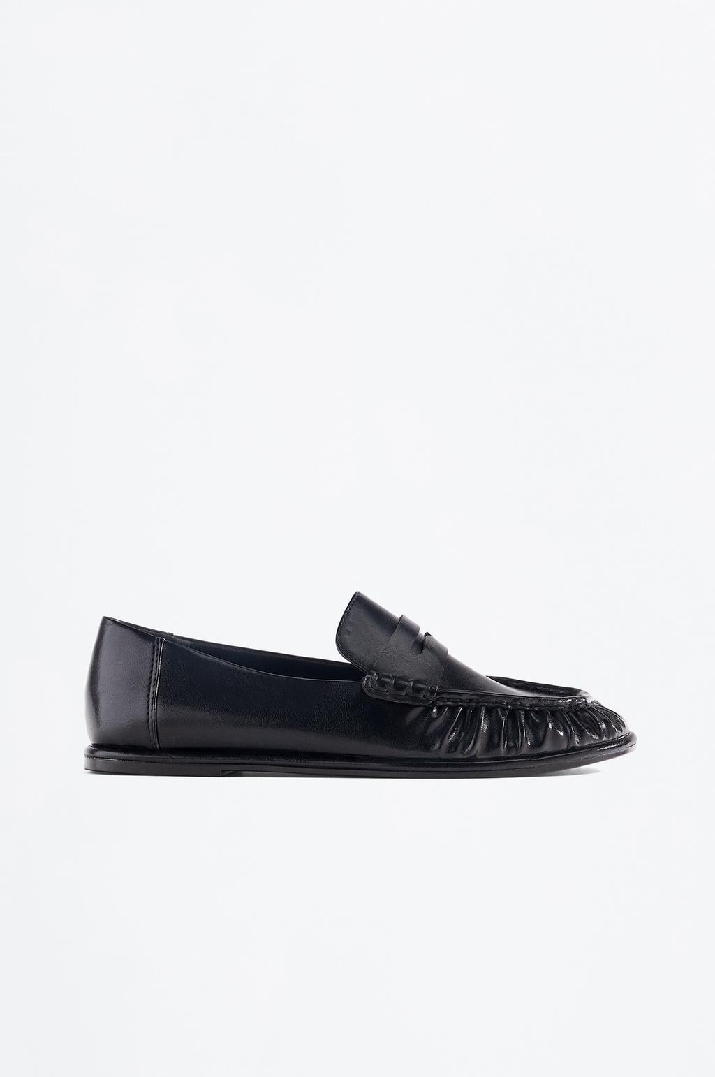 Gathered loafers