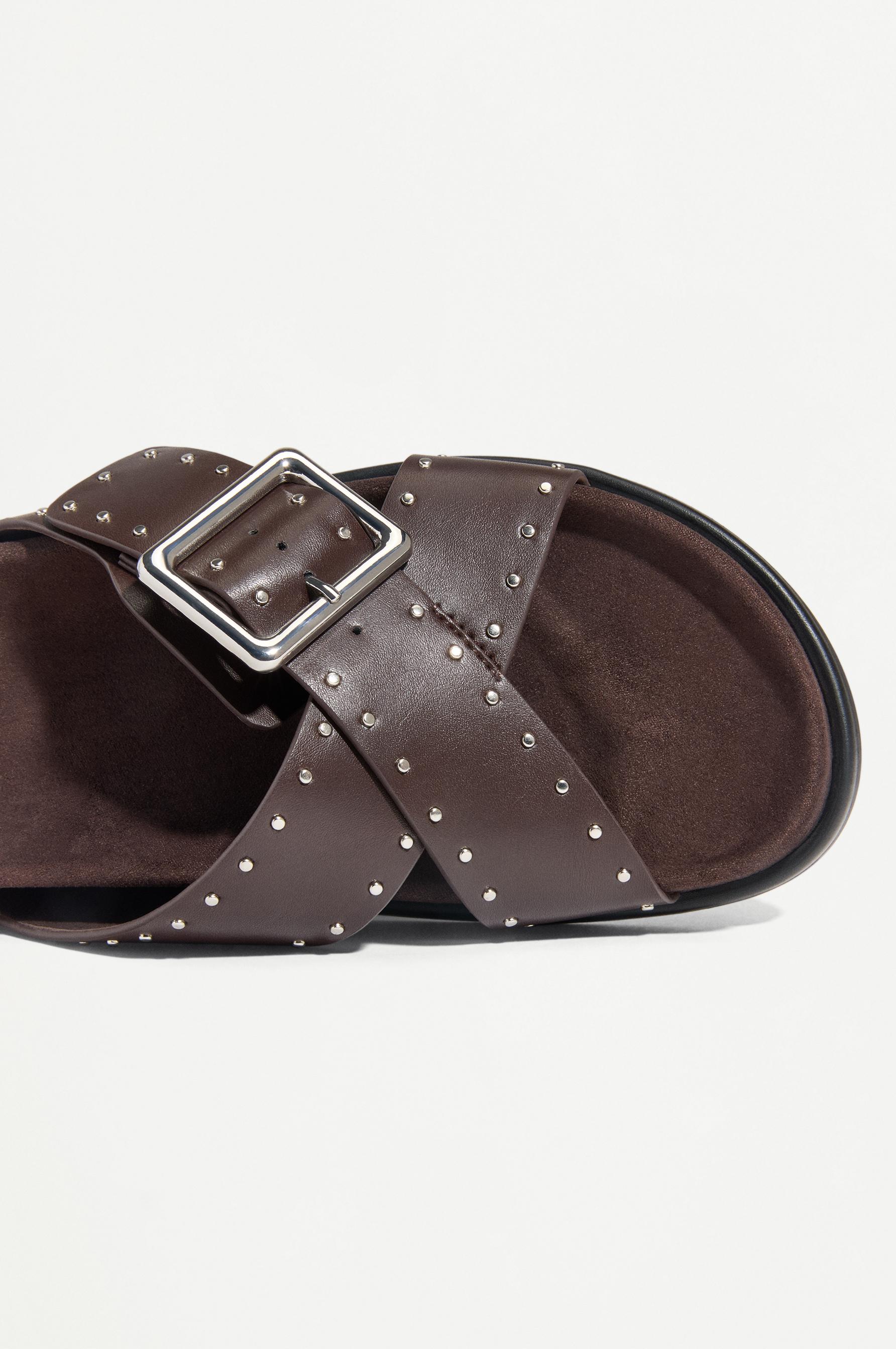 Studded flat slider sandals — BROWN