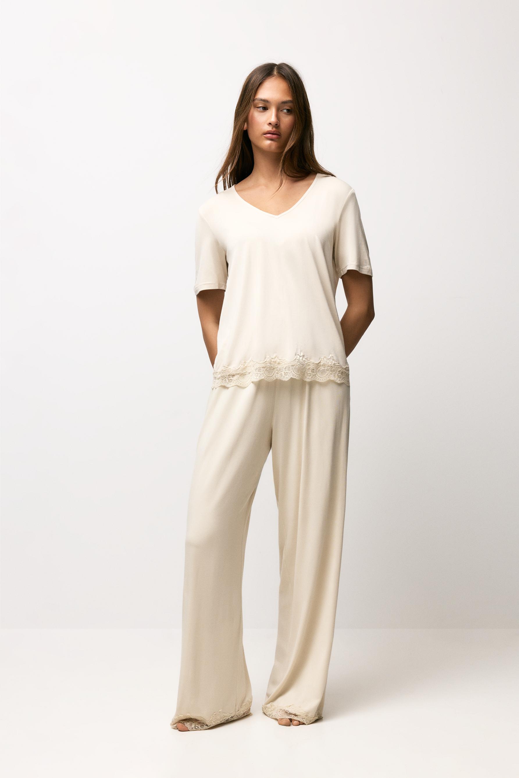 Flowing lace pyjamas — SAND