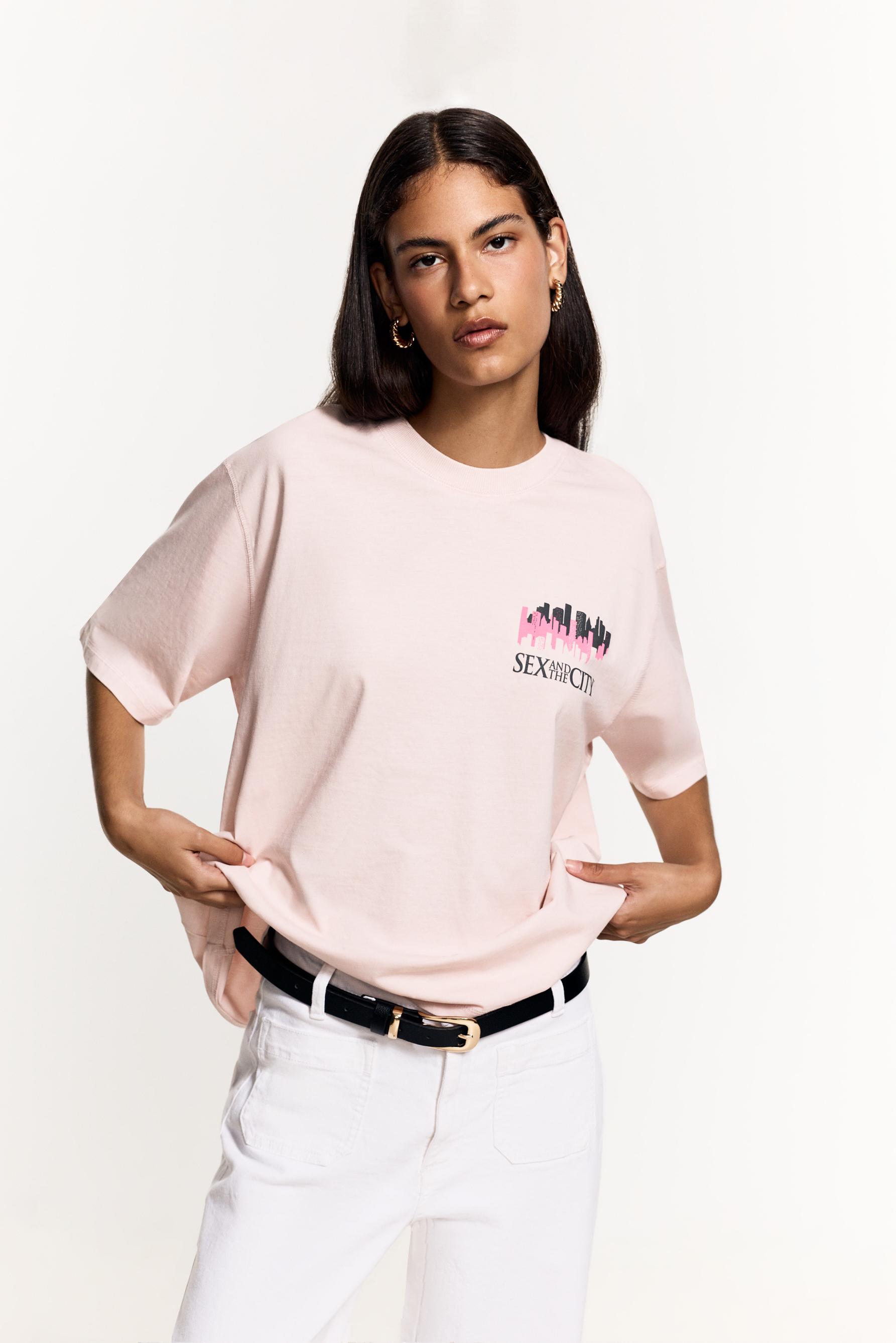 Sex and the City ™Warner Bros t-shirt - YENİ ÜRÜNLER - Kadın