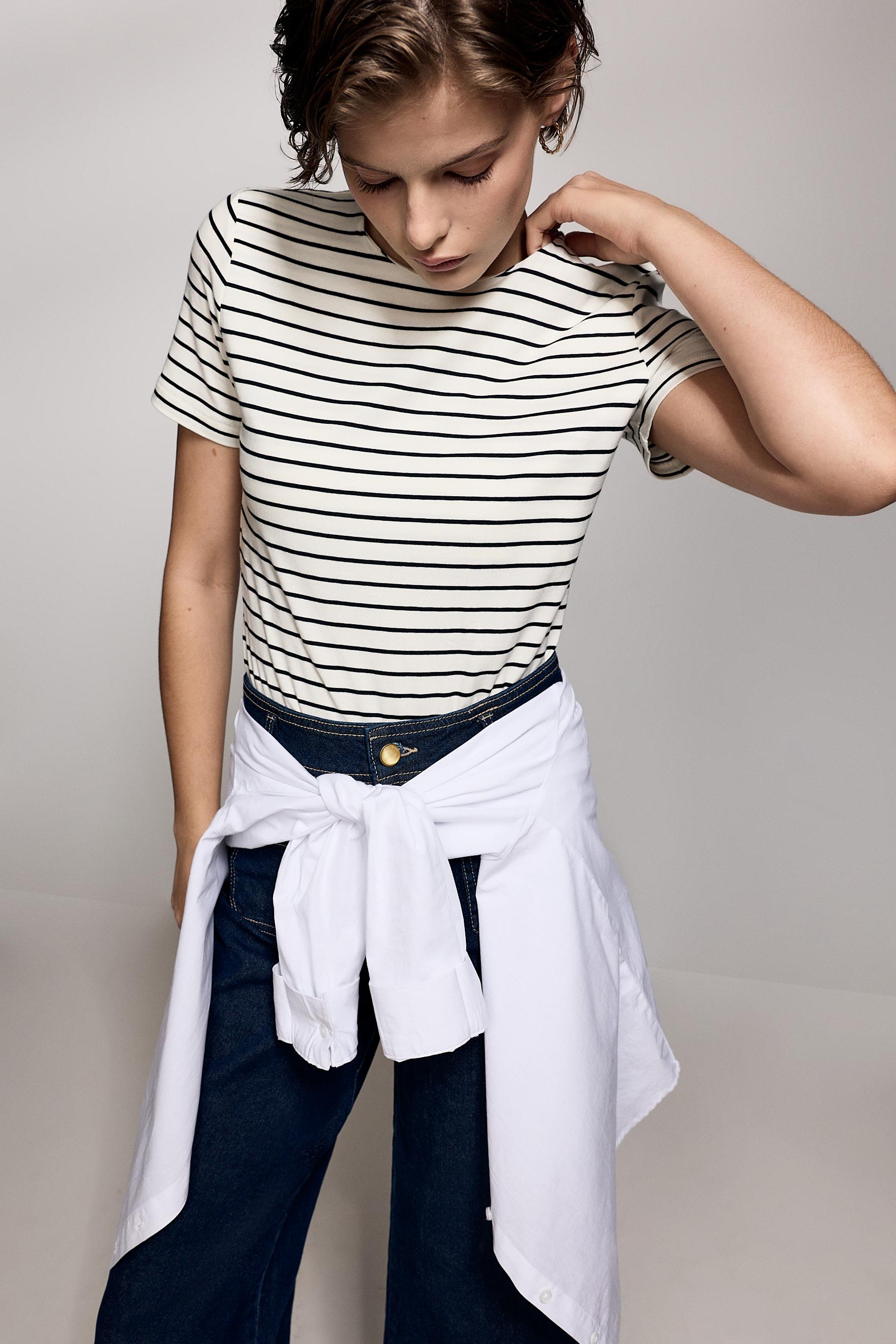 Round neck T-shirt — STRIPED