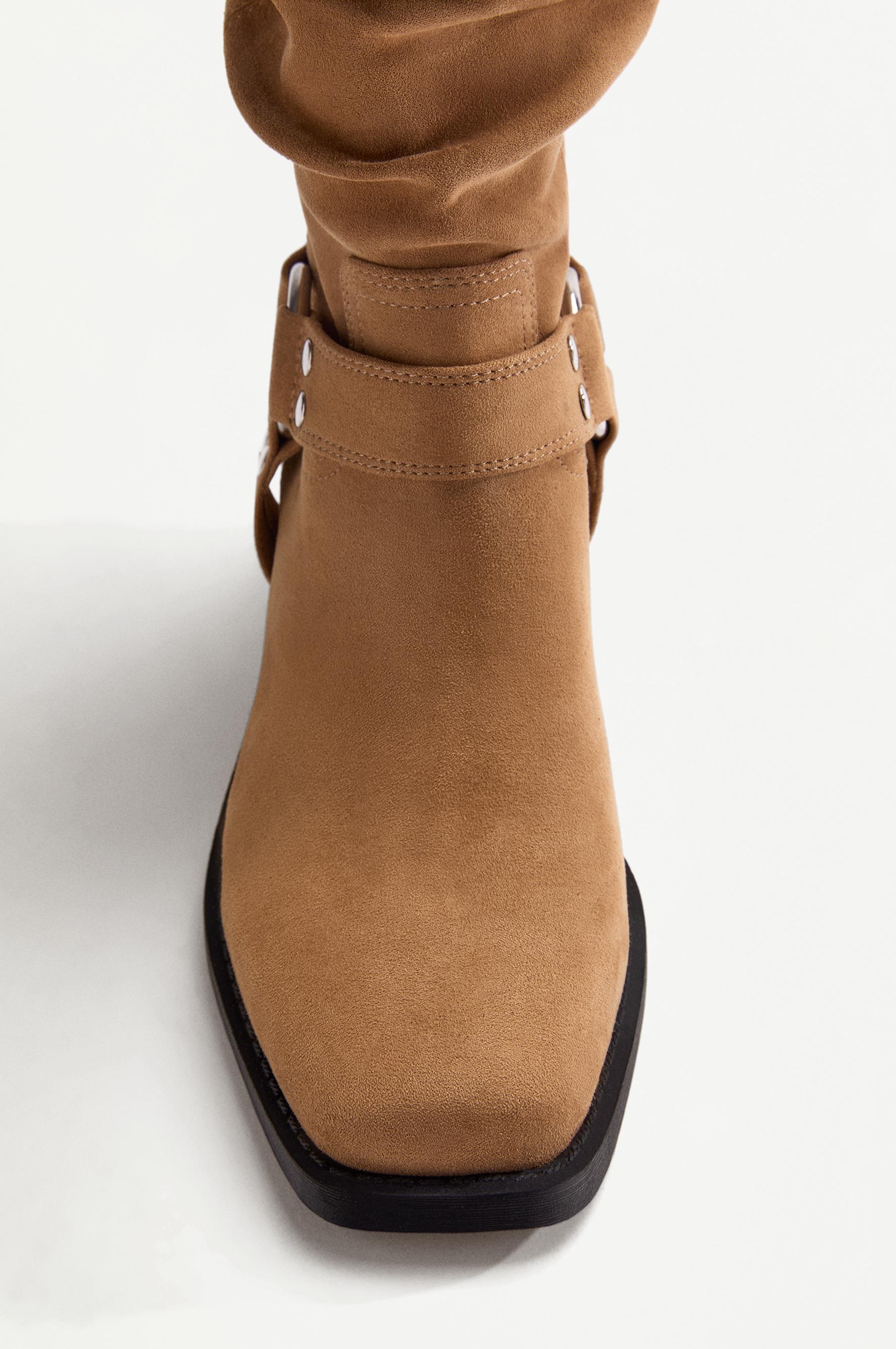 Cowboy boots — BROWN