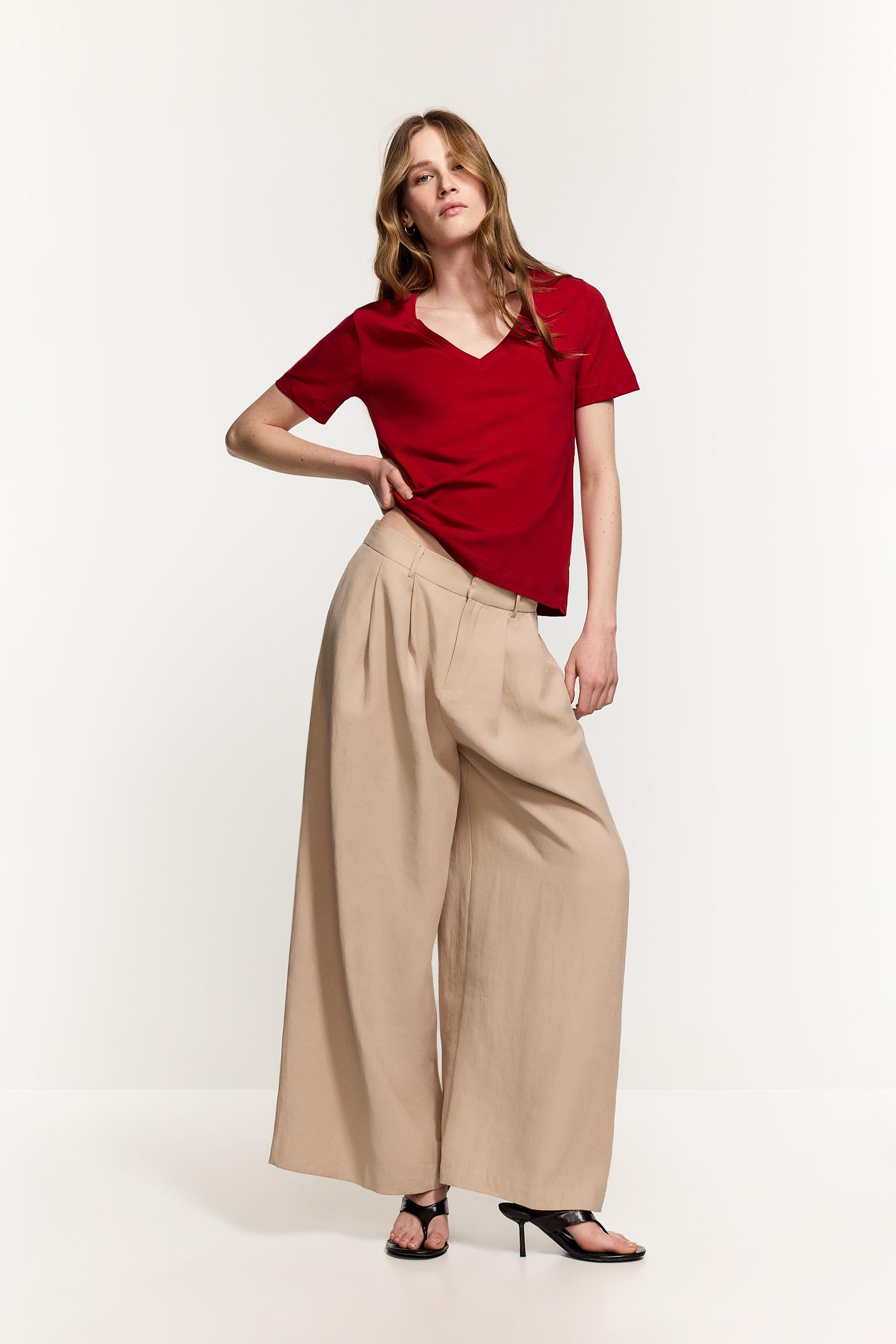 Basic V-neck T-shirt — RED
