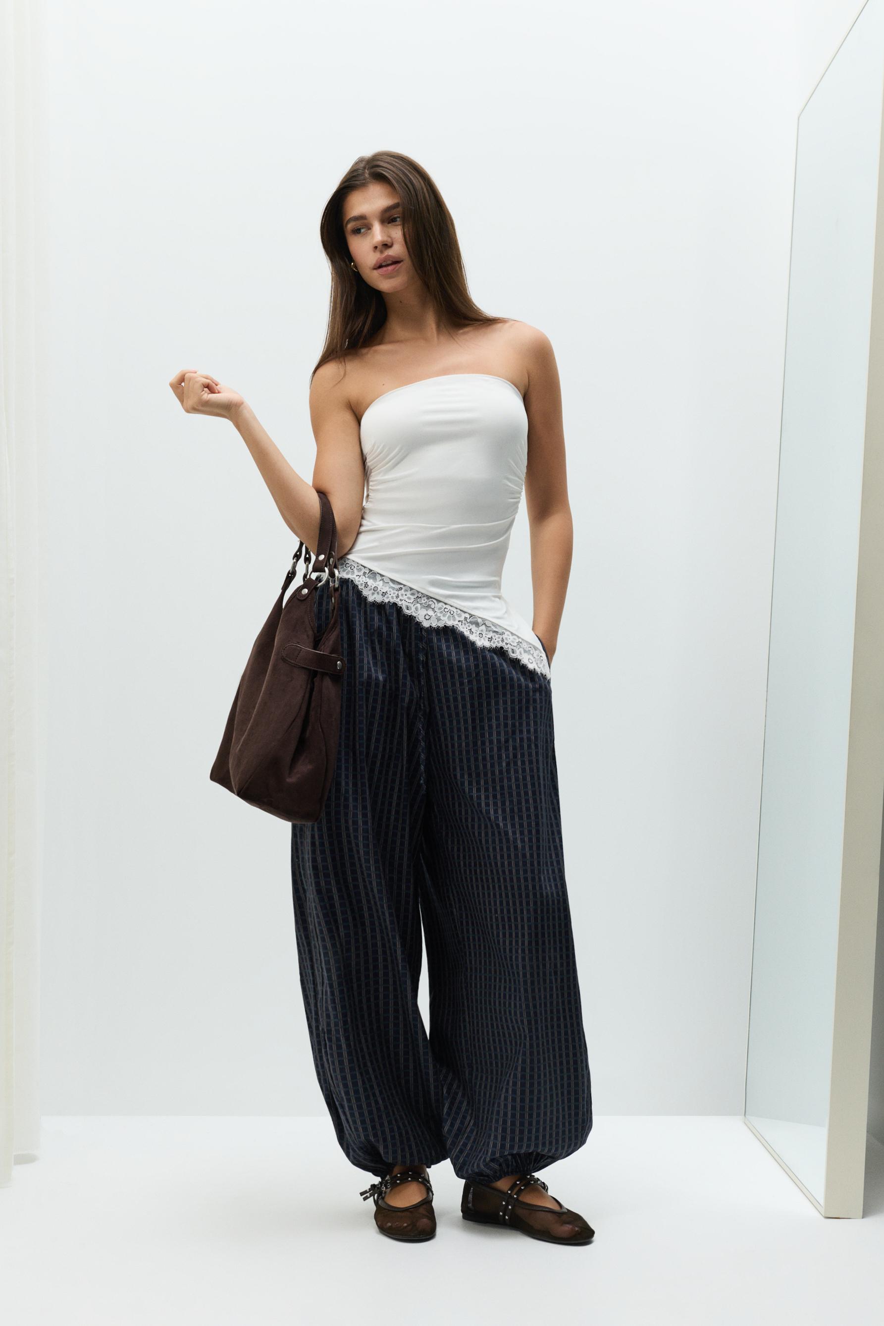 Asymmetric lace top — OFF WHITE