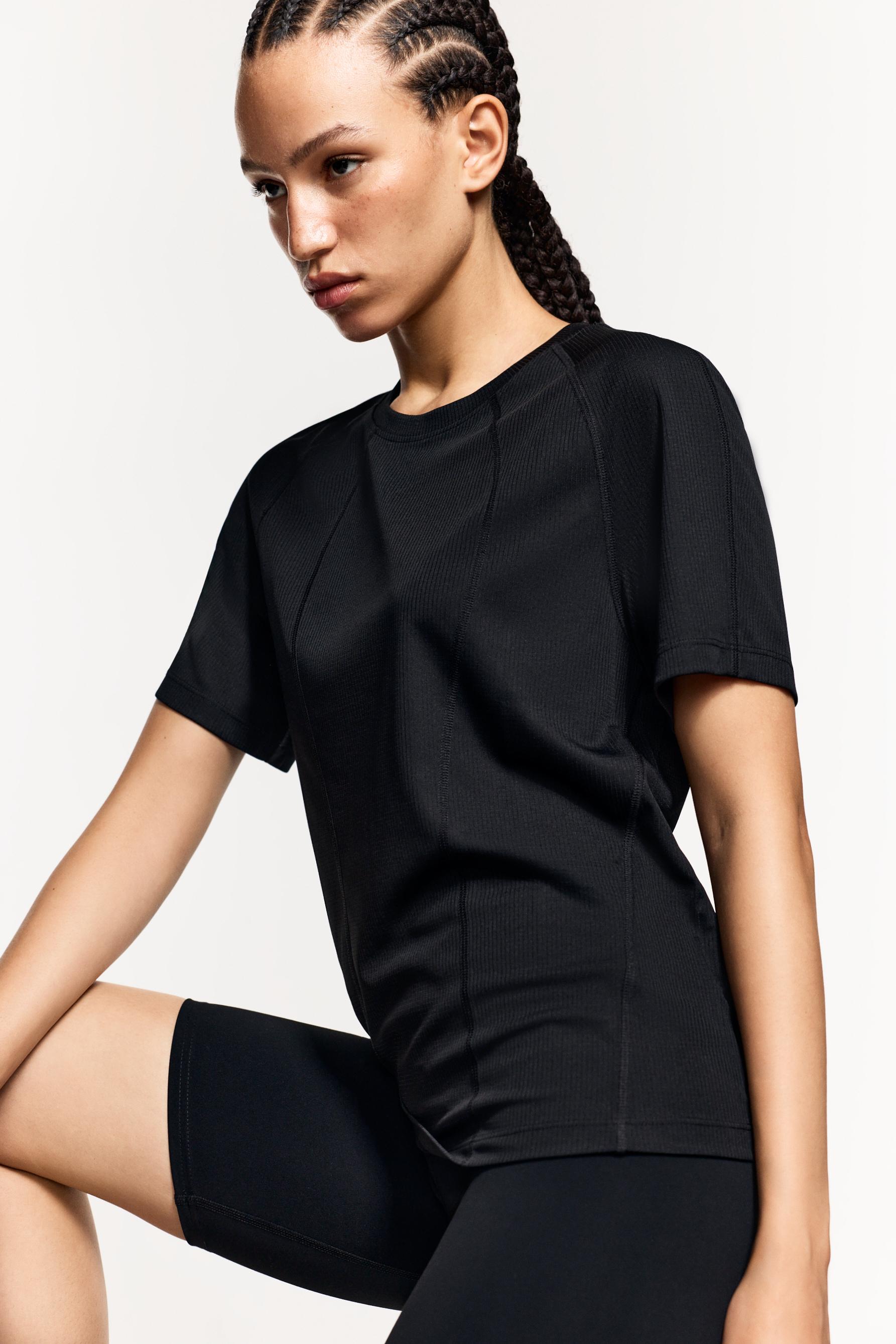 Seamed sports T-shirt — BLACK