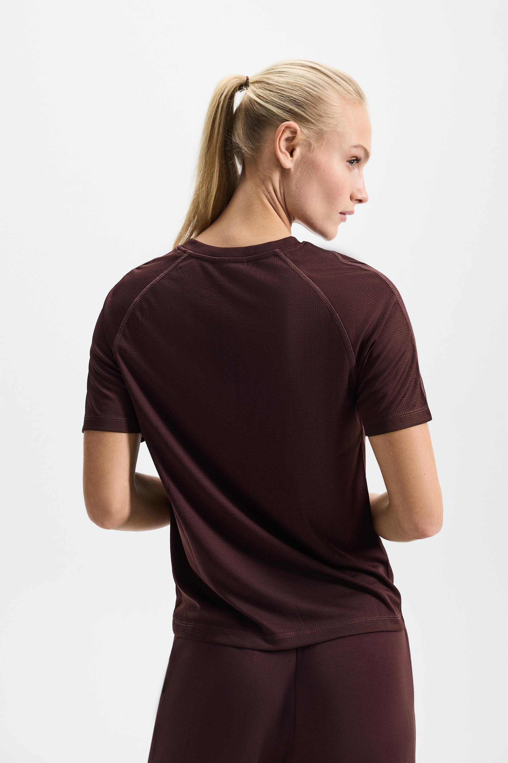 Seamed sports T-shirt — WINE