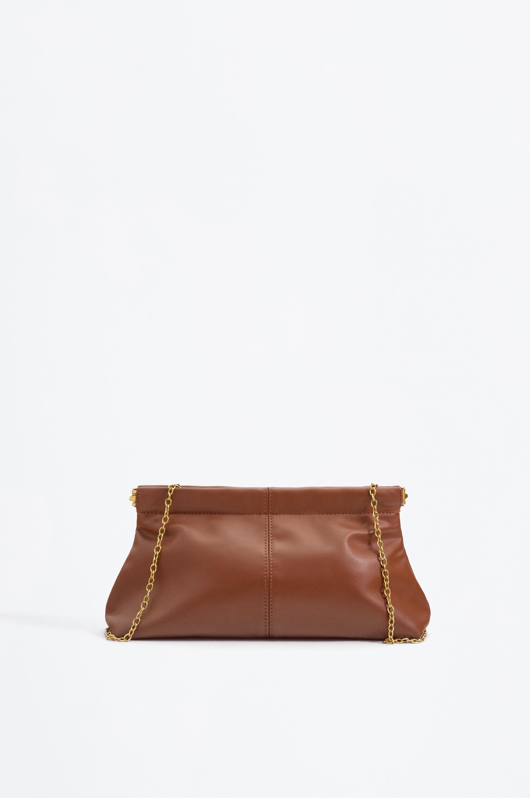 Bolso bandolera tipo pouch