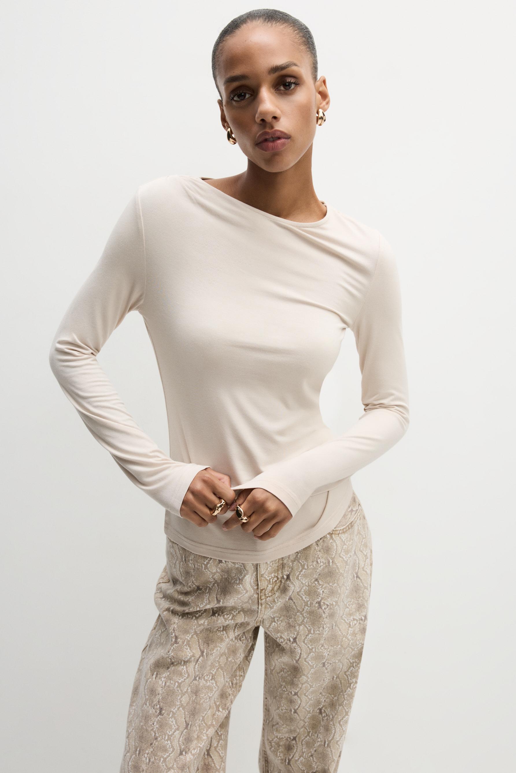 Camiseta fluida fruncidos