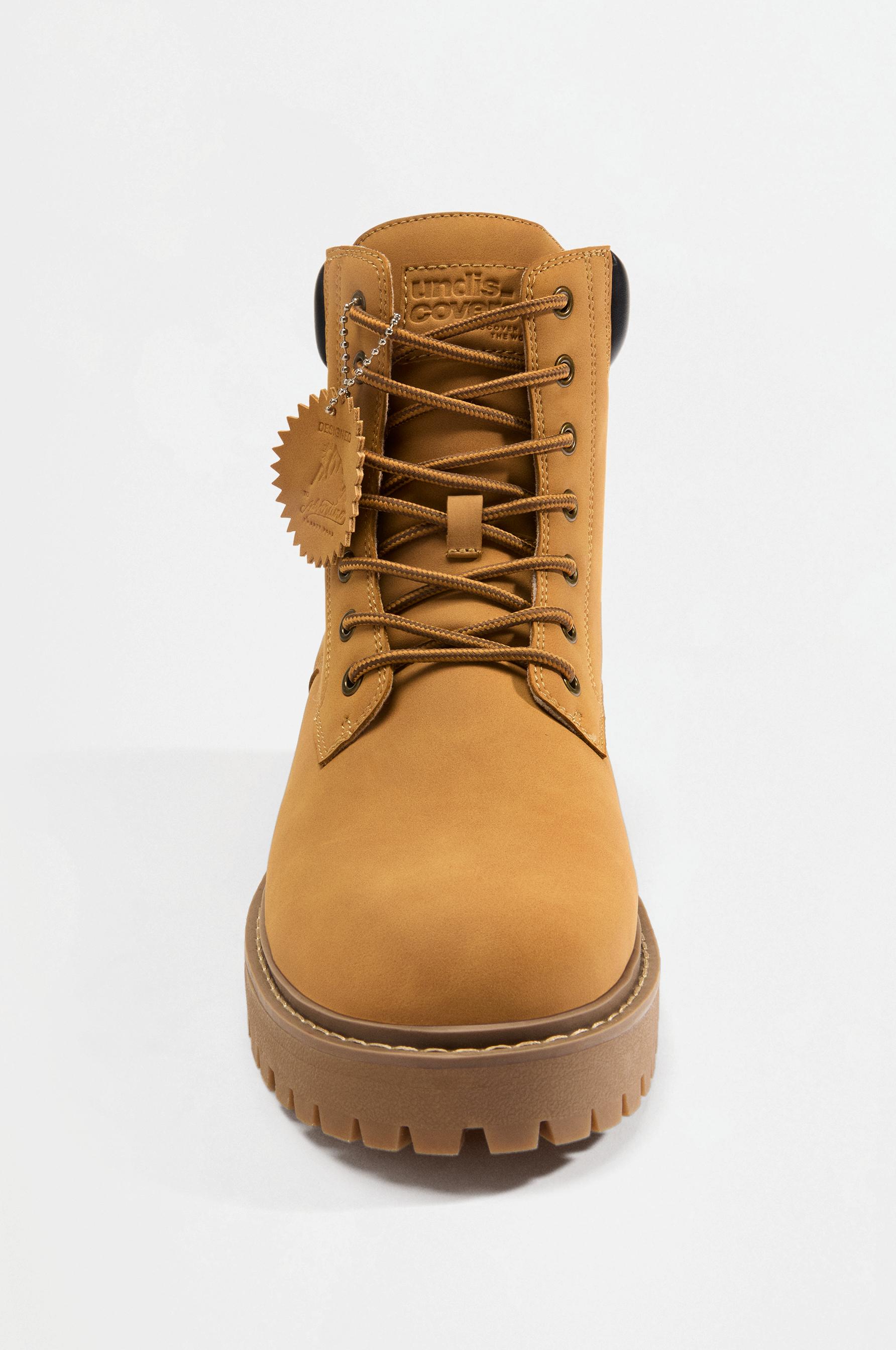 Trekking boots — BEIGE