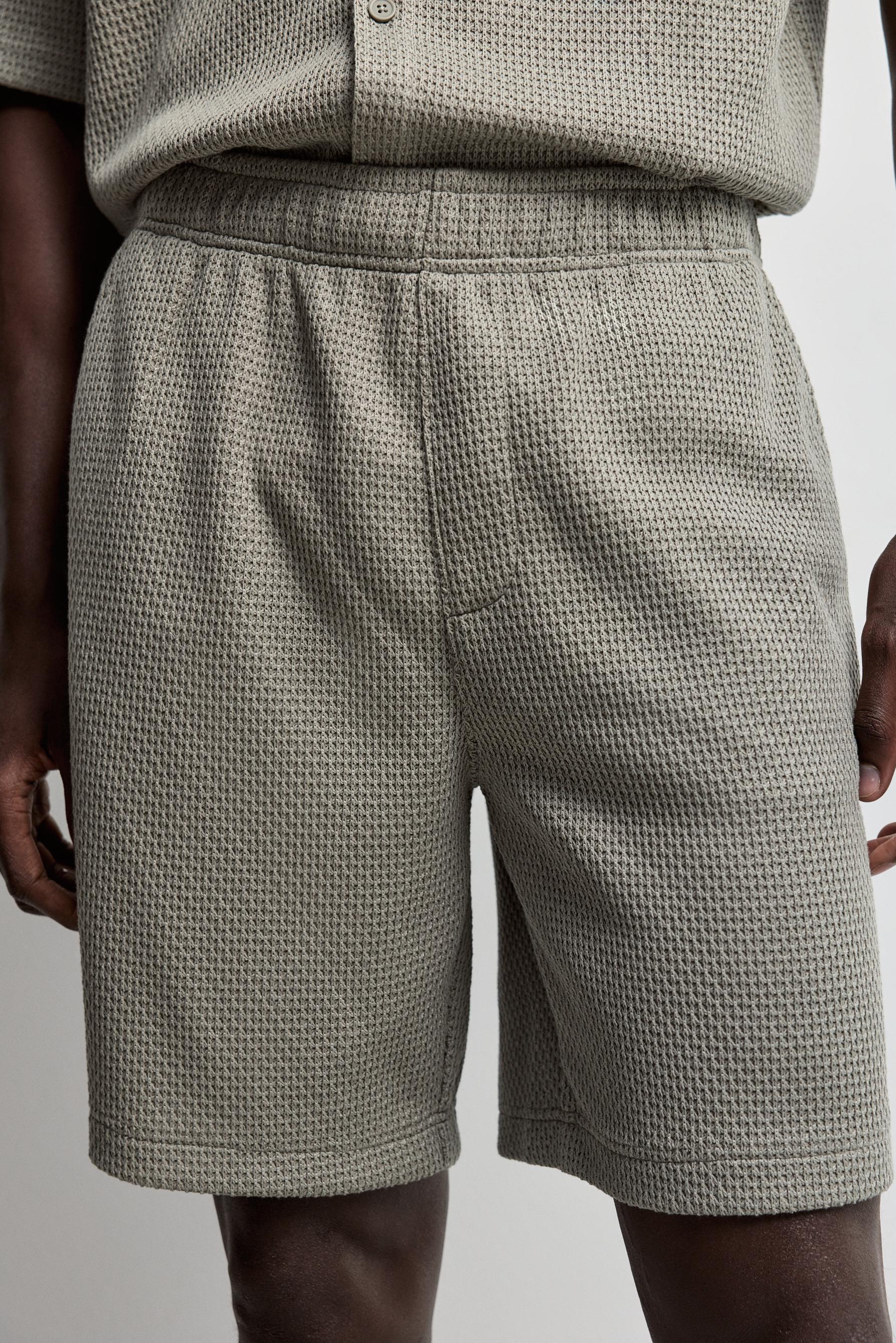 Waffle-textured Bermuda shorts — PALE GREEN