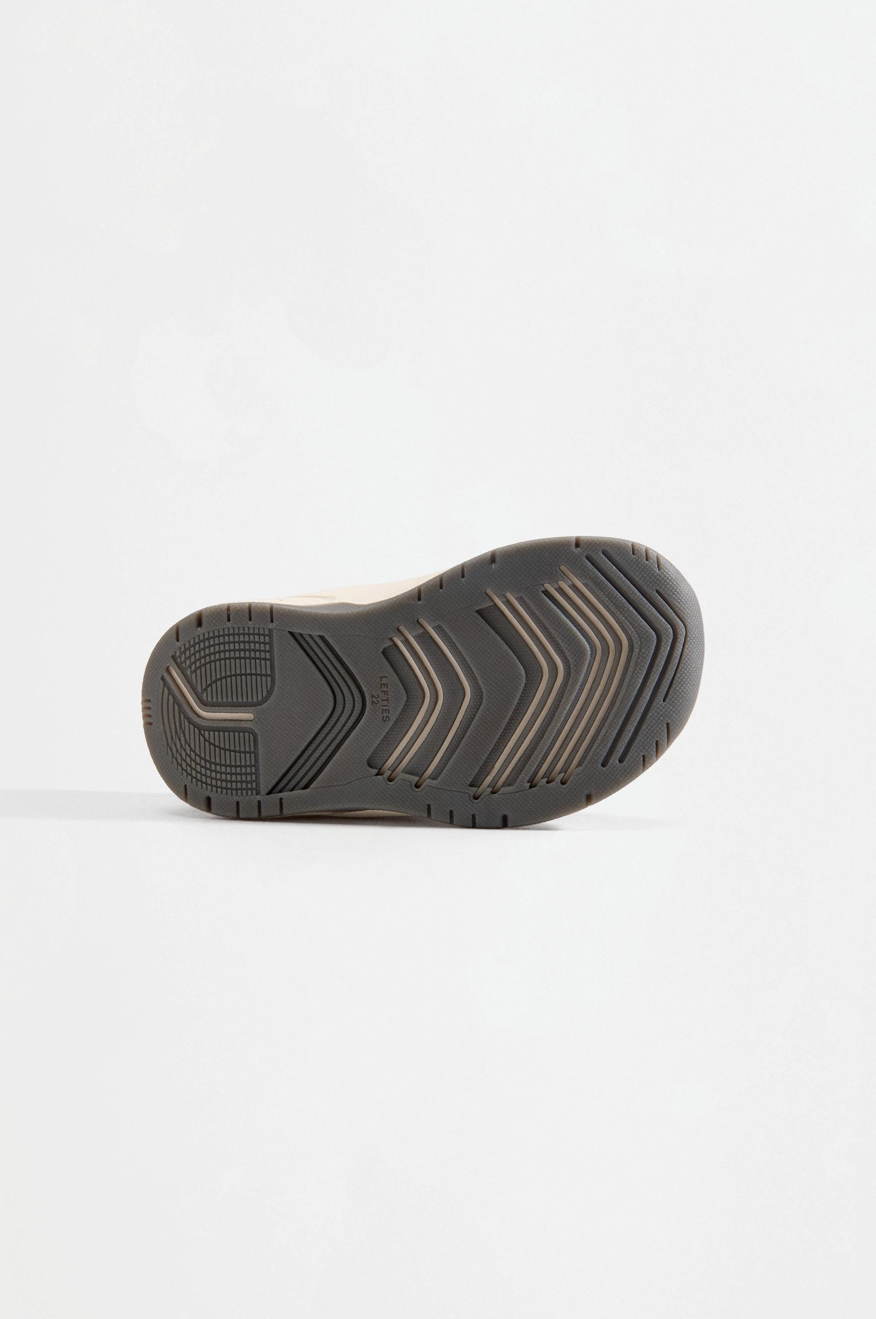 Multi-piece barefoot trainers — BROWNISH TONE