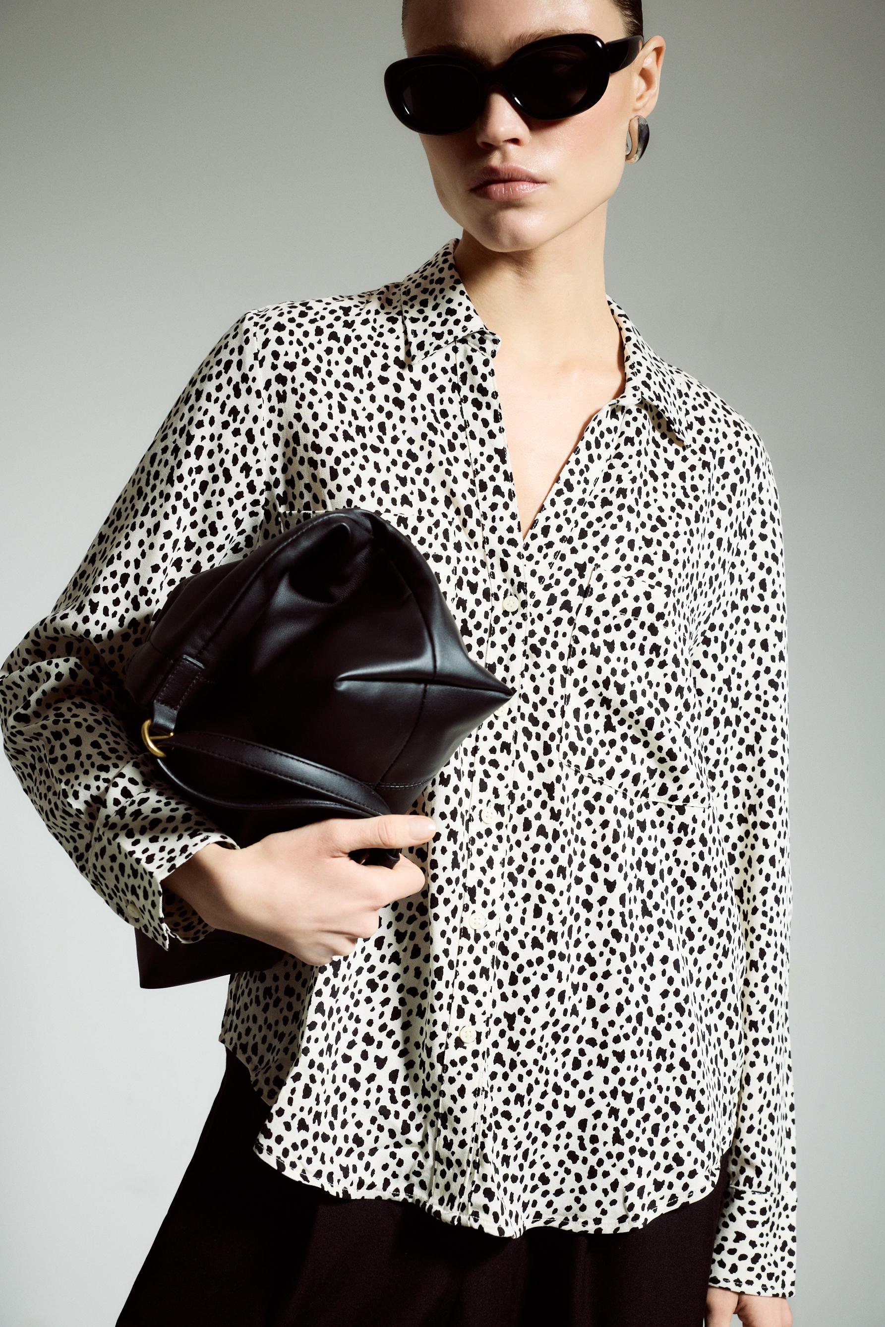 Camisa básica fluida