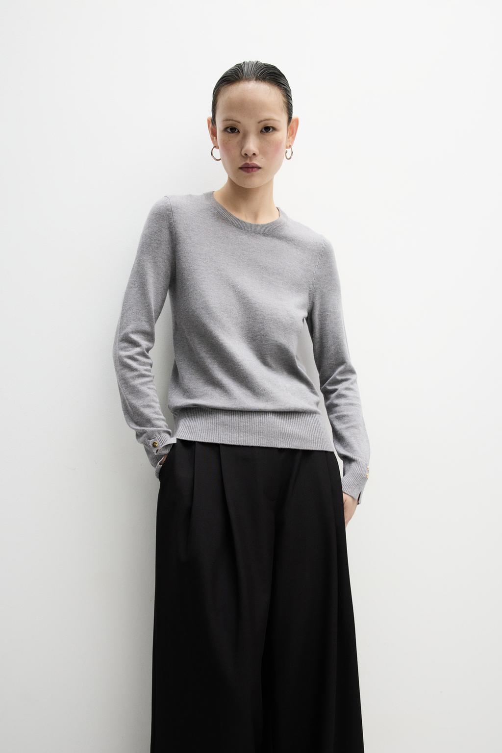 Camisola decote redondo botões