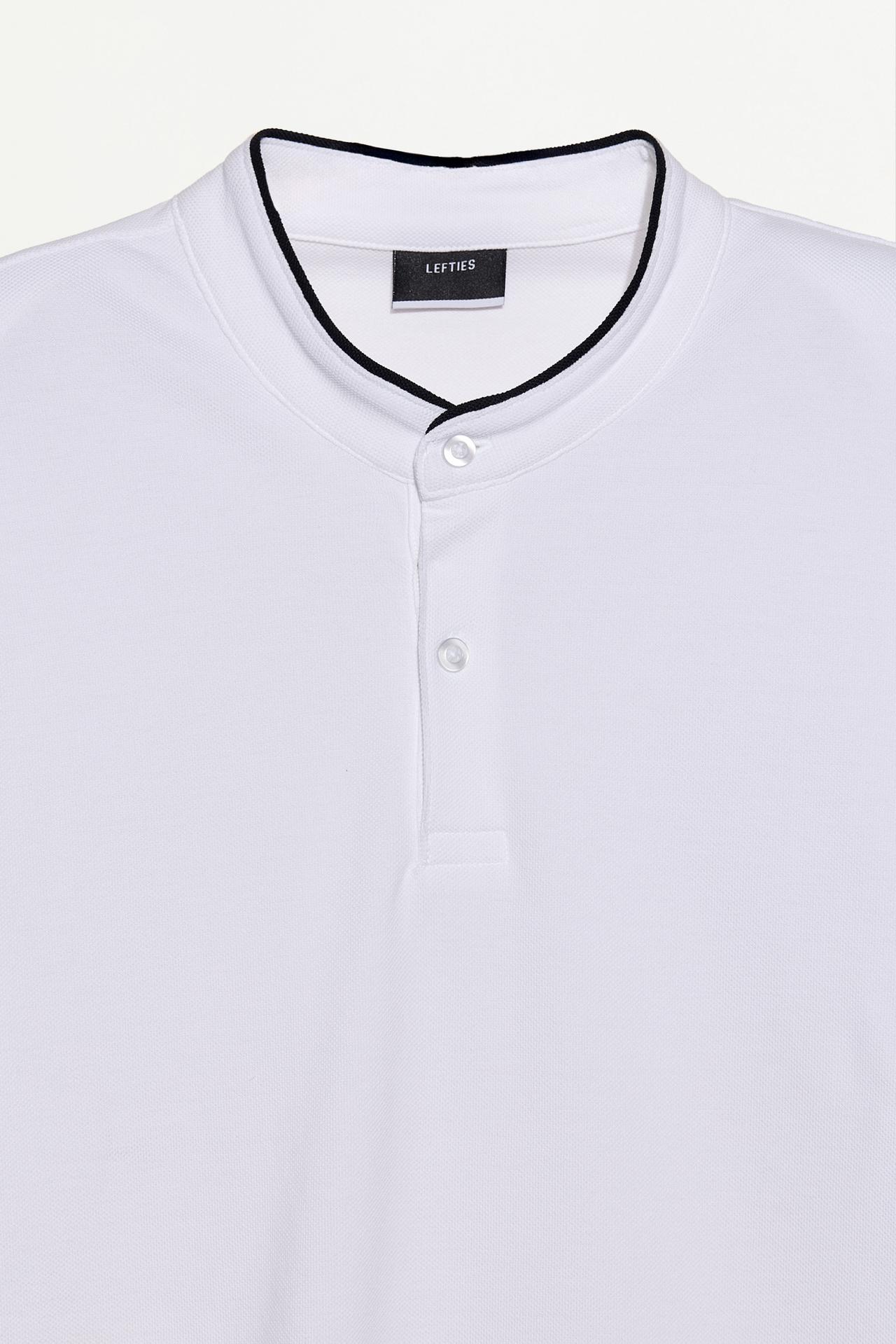 Contrast stand collar polo shirt — WHITE
