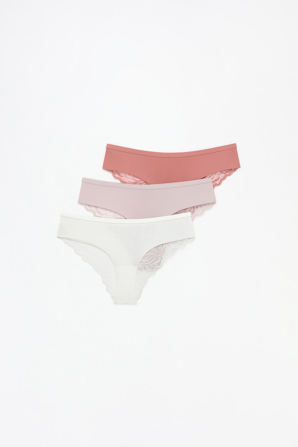 3-pack of hipster briefs with lace at the back