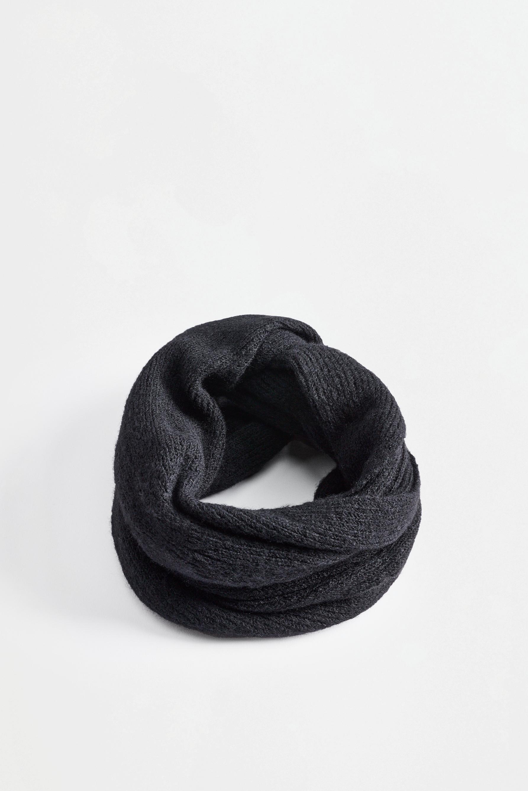 Knit snood — BLACK