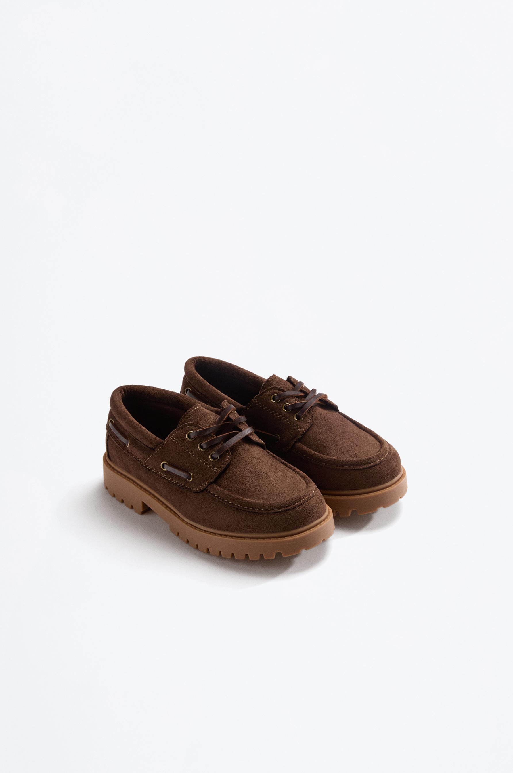 Track sole boat shoe — BROWN