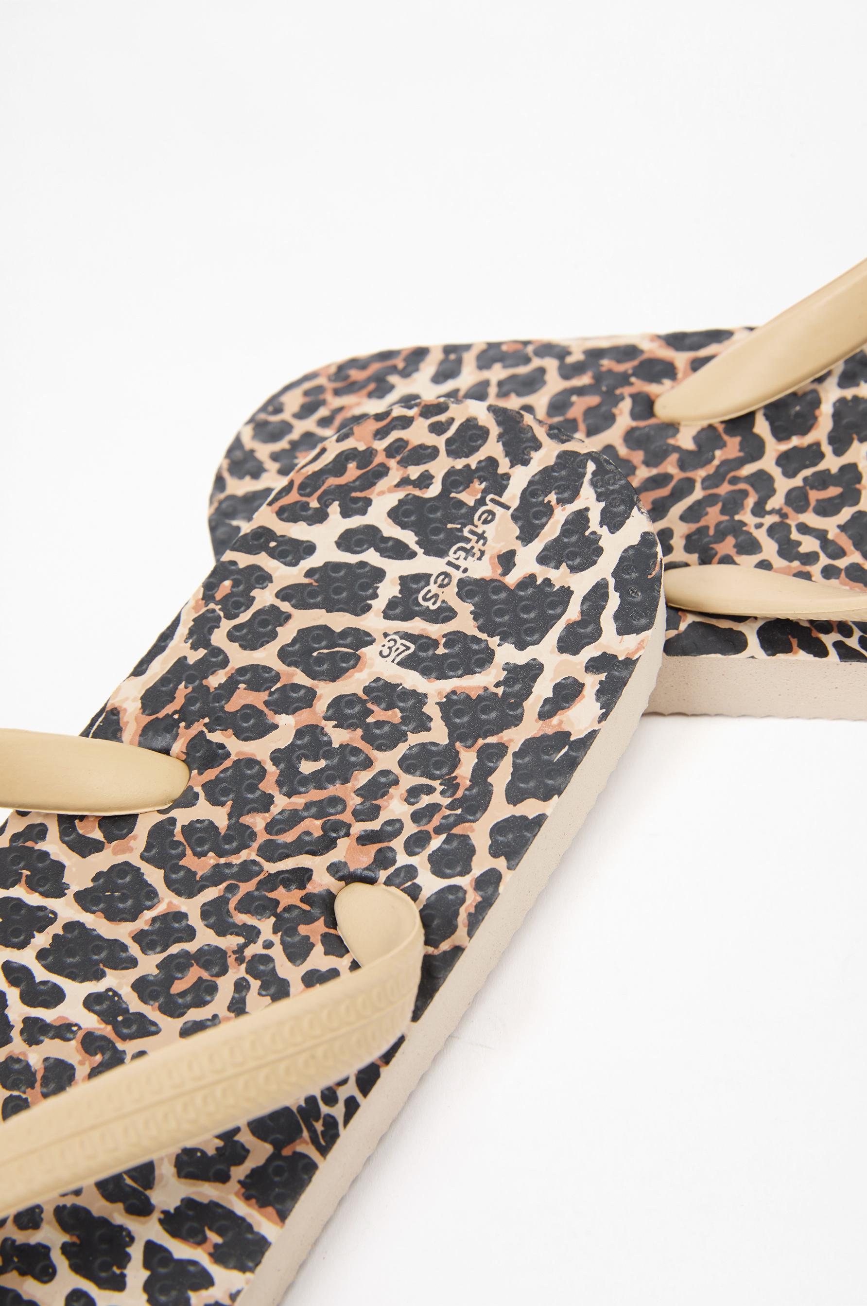Animal print bath sandal — LEOPARD