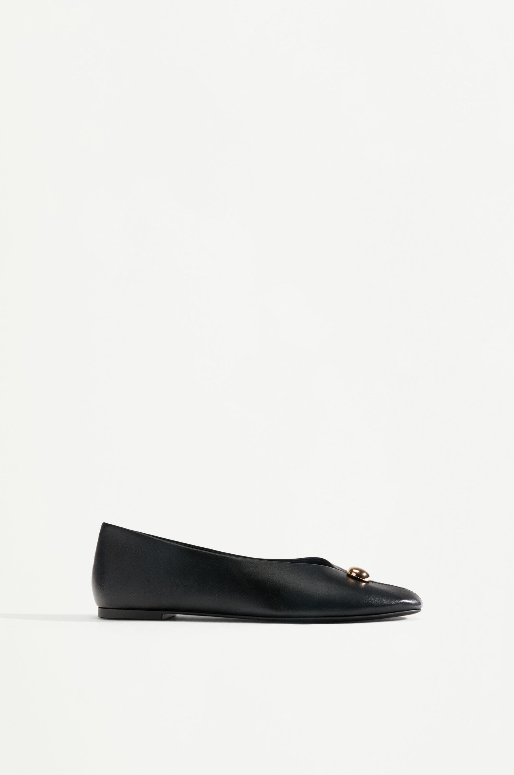 Metal detail ballet flats — BLACK