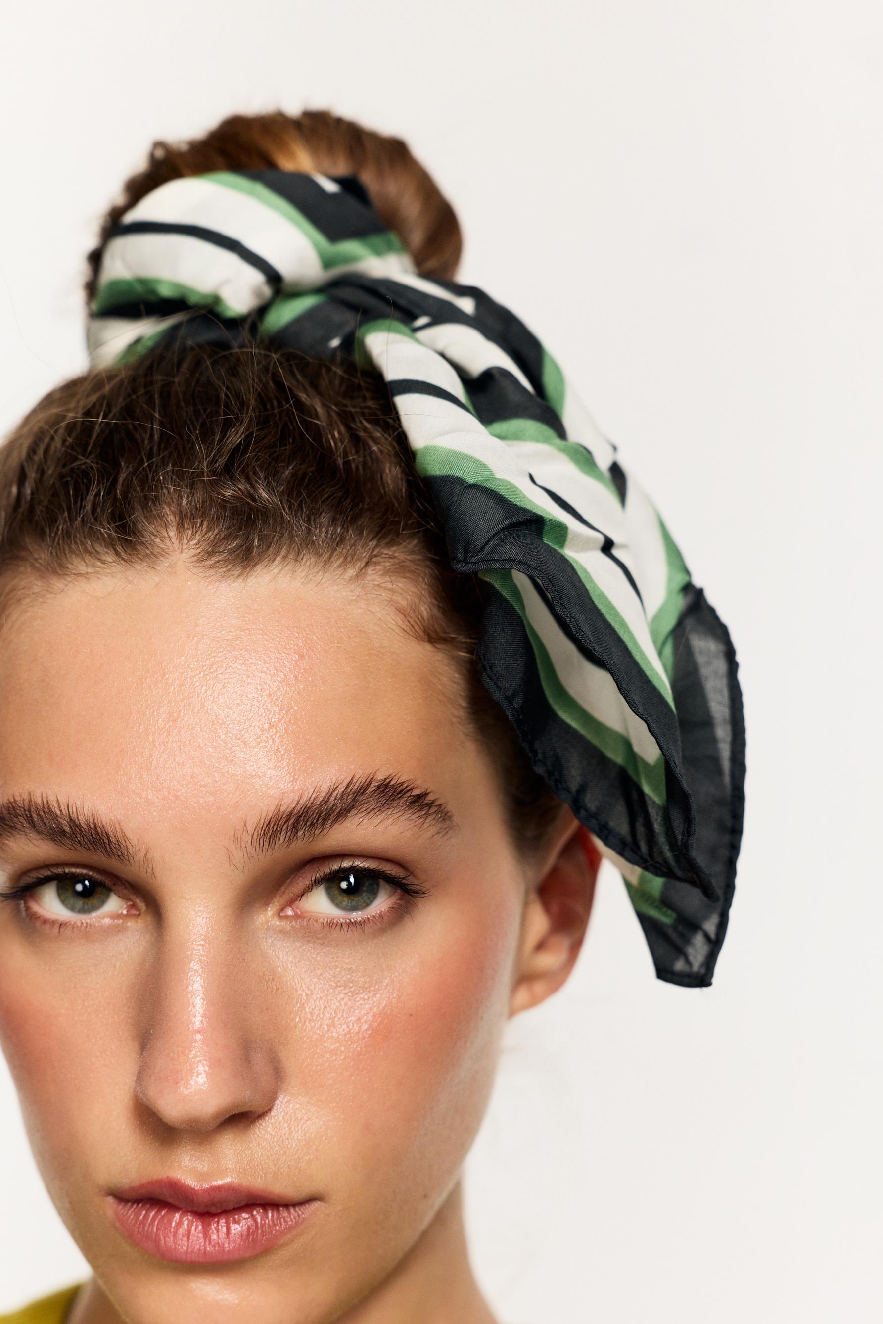 Pañuelo rayas satén