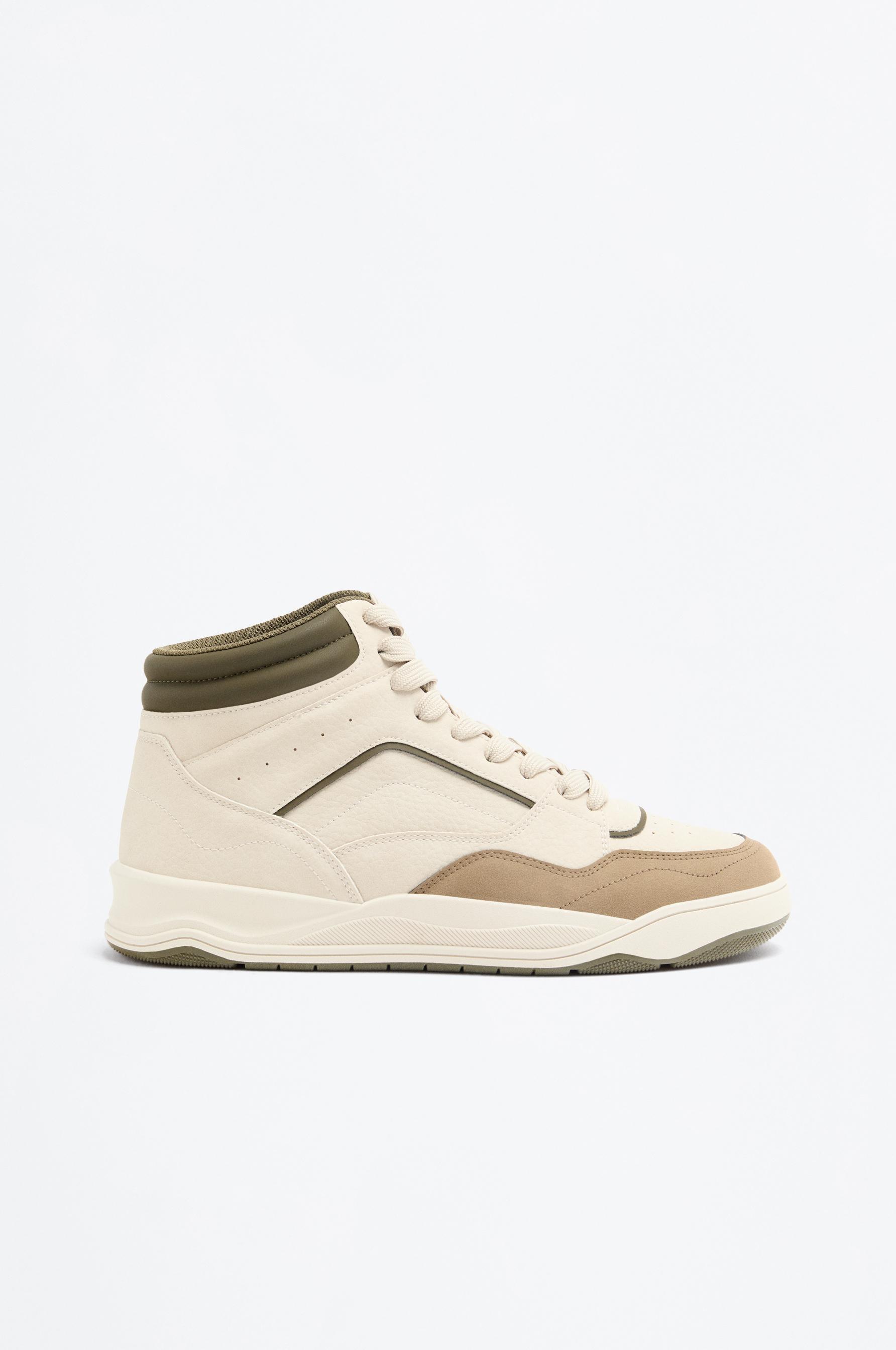 Zapatilla botín deportivo