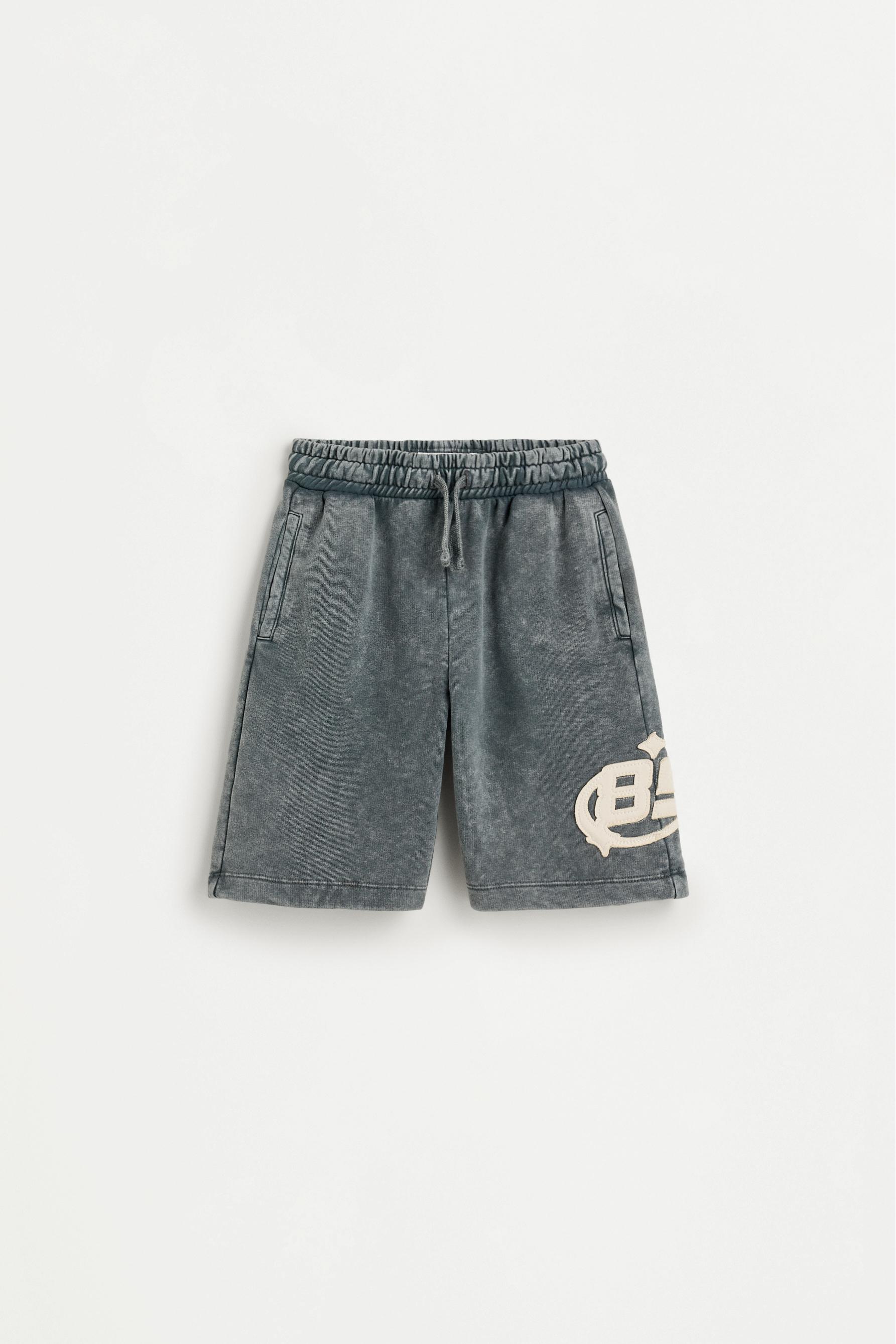 Plush Bermuda shorts with patch — BLUE GREY