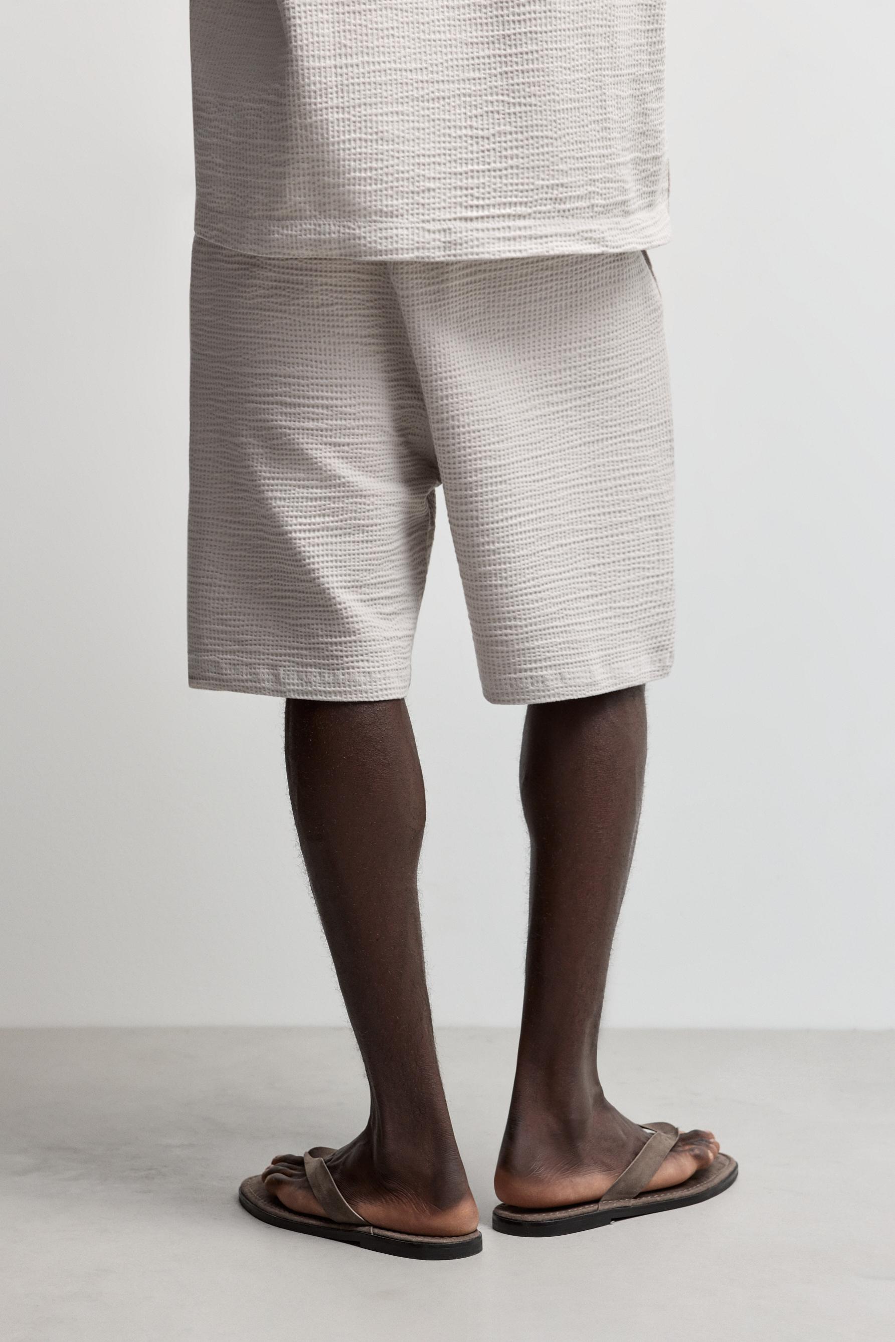 Seersucker Bermuda shorts — IVORY