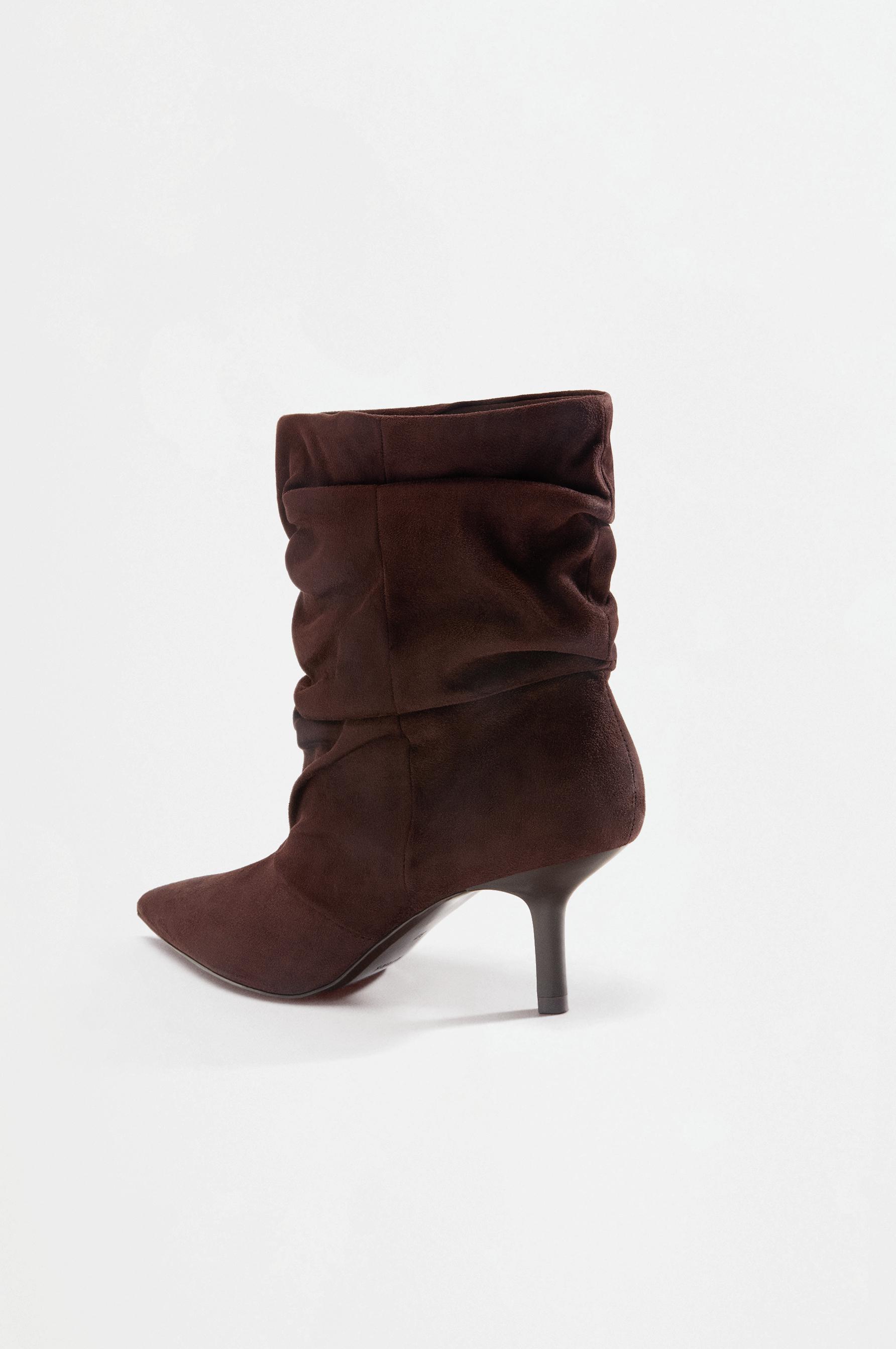 Slouchy ankle boots — BROWN