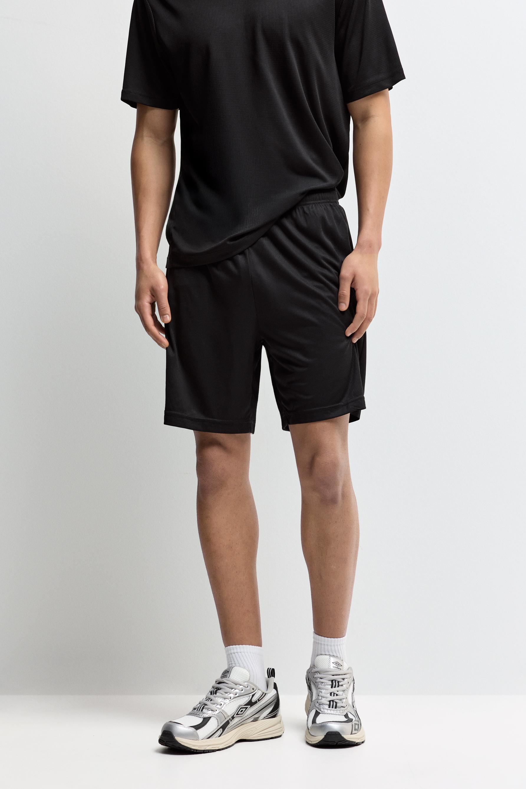 Bermuda sports shorts — BLACK