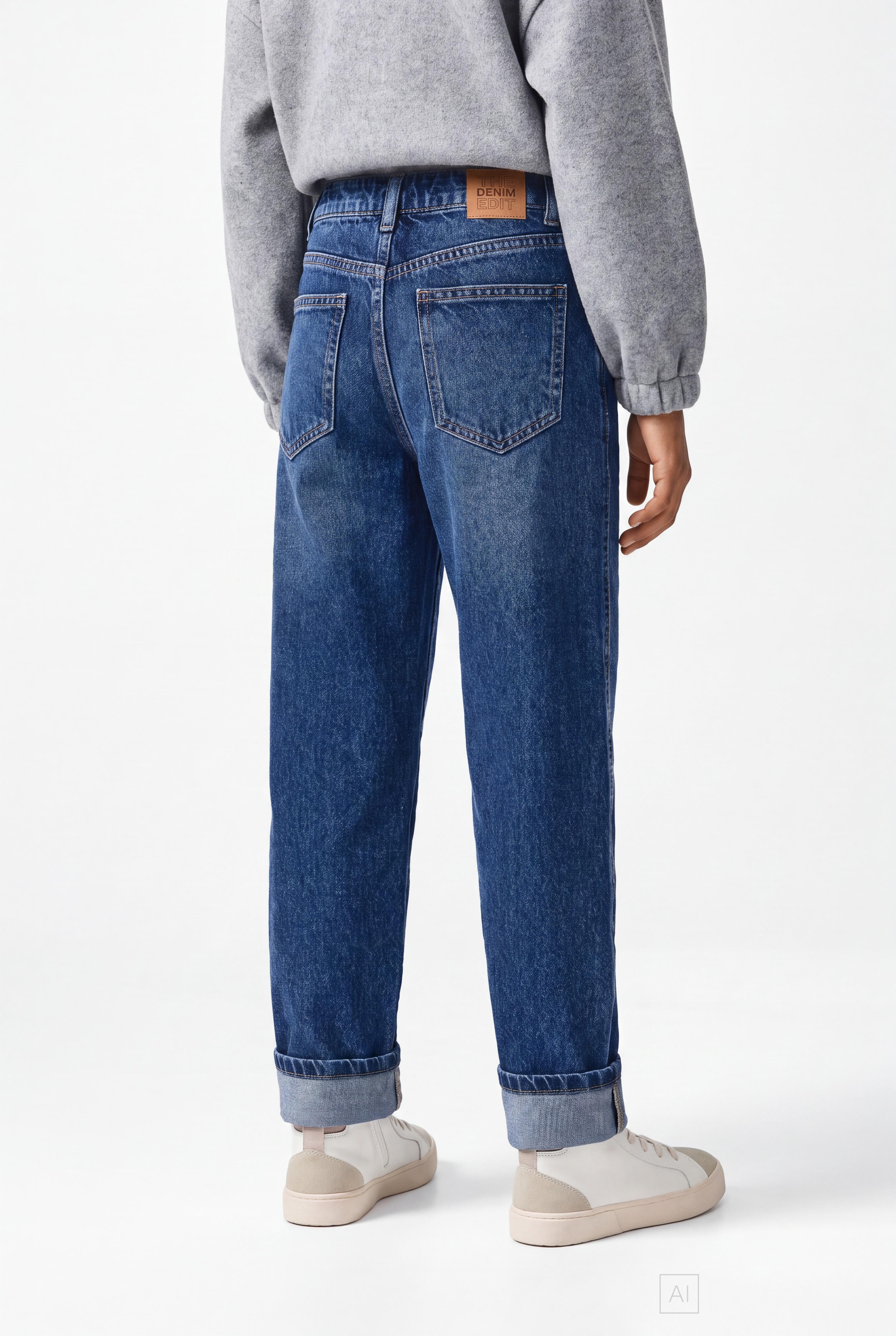 Straight-leg cuffed jeans — INDIGO