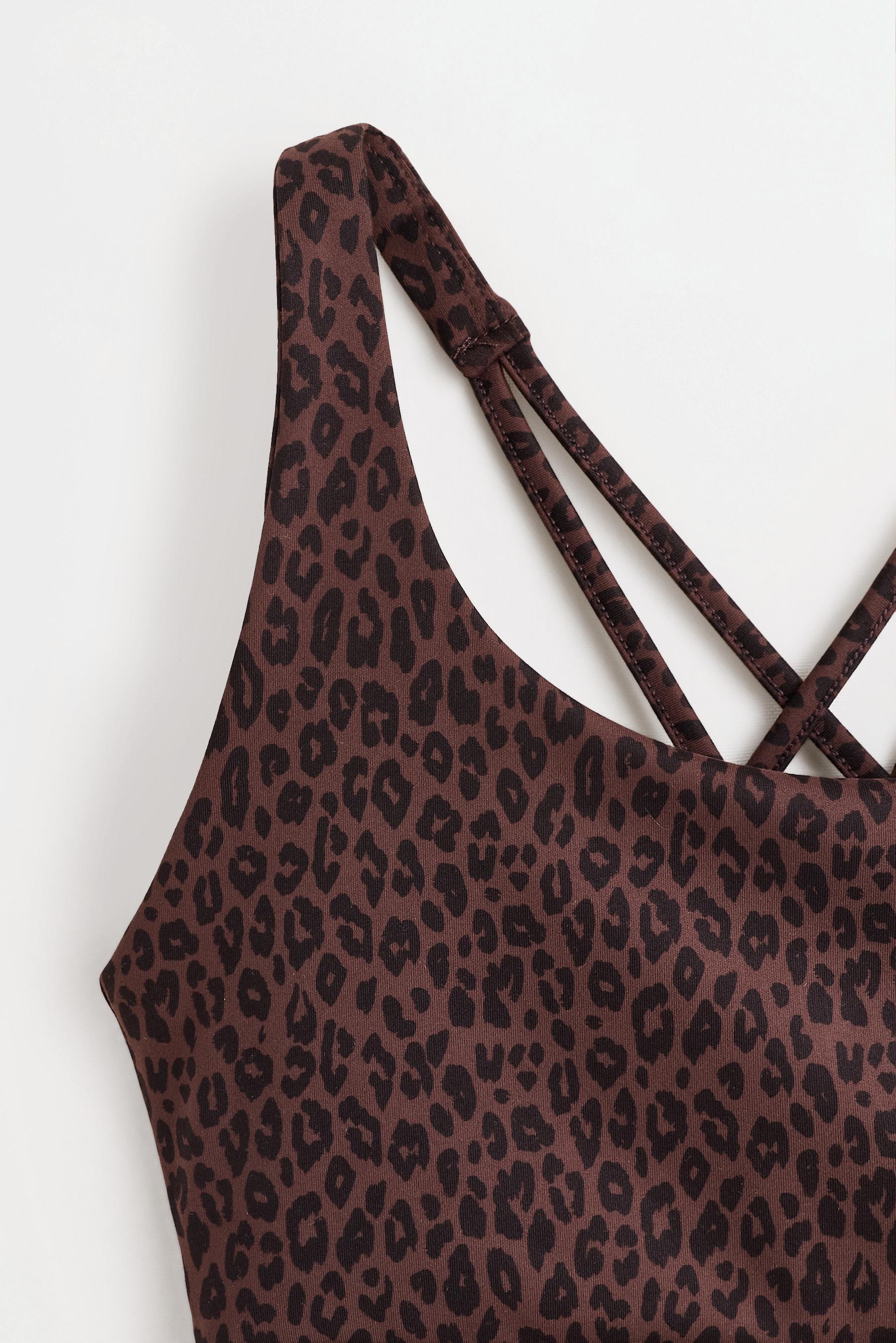 Crossover strap sports top — PRINTED