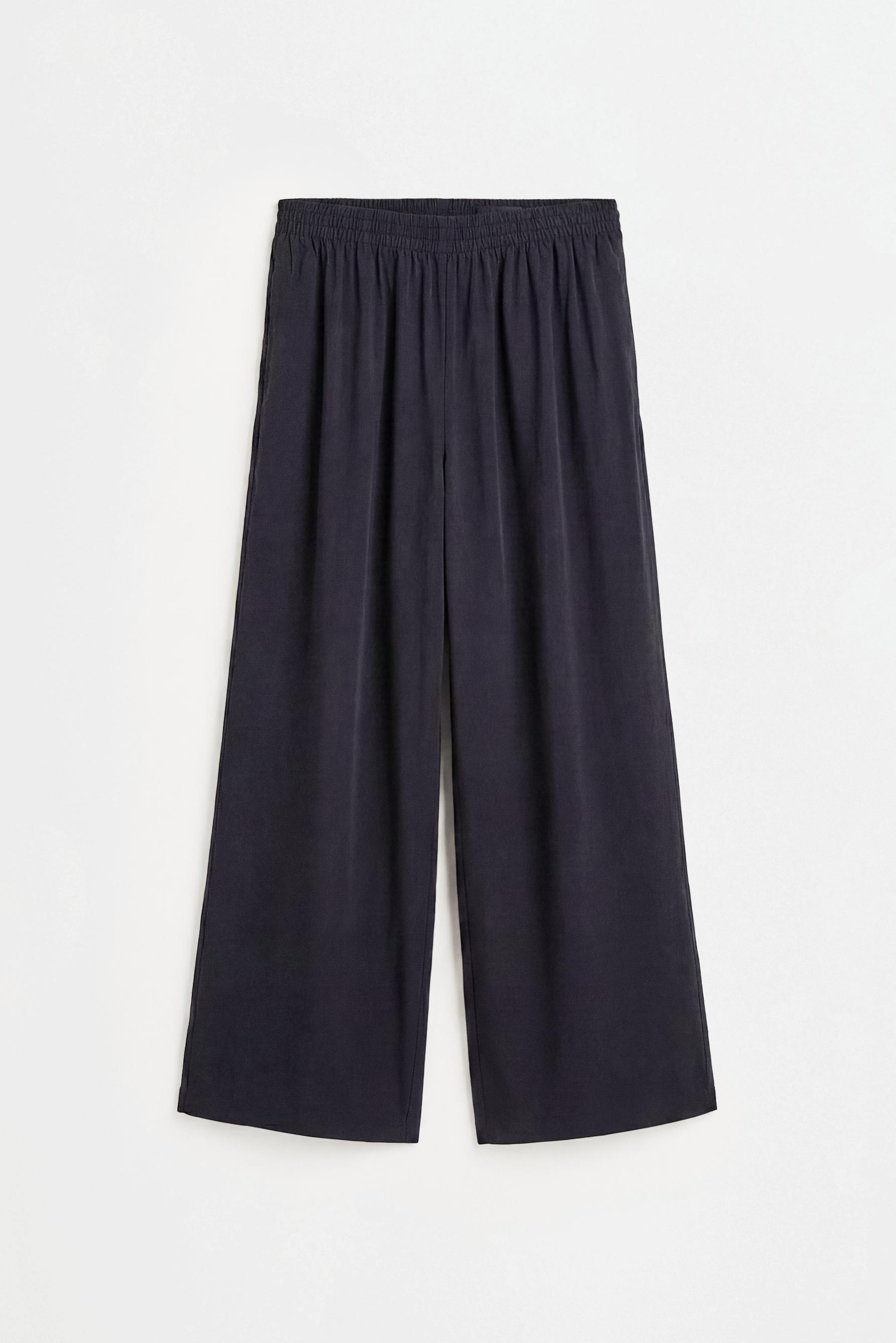 Soft-touch culottes — BLACK