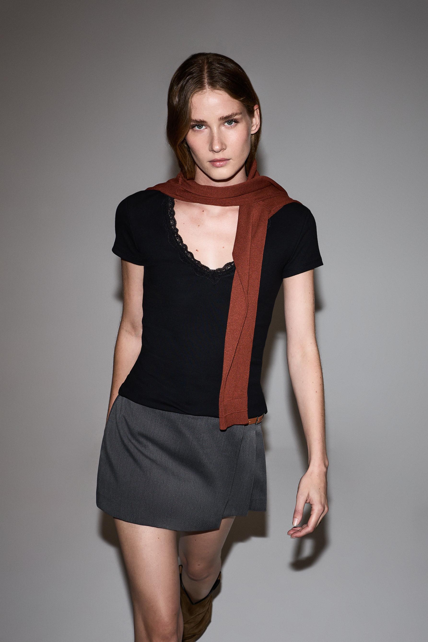 Ribbed lace T-shirt — BLACK