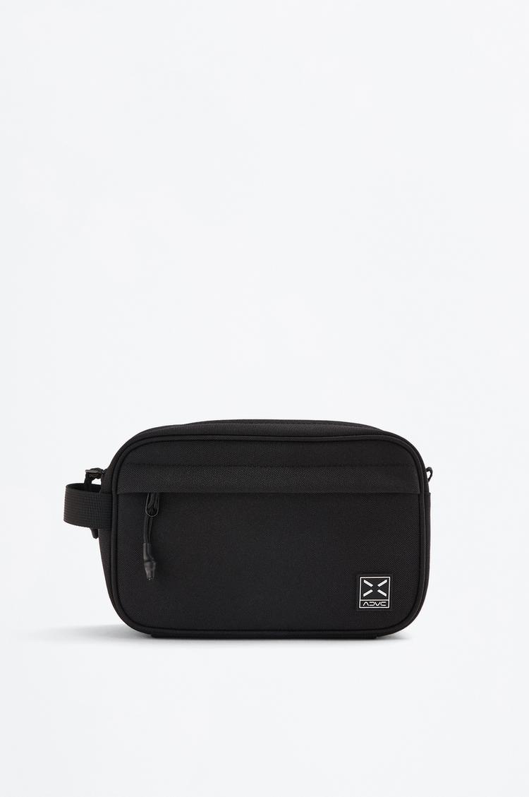 Basic toiletry bag — BLACK