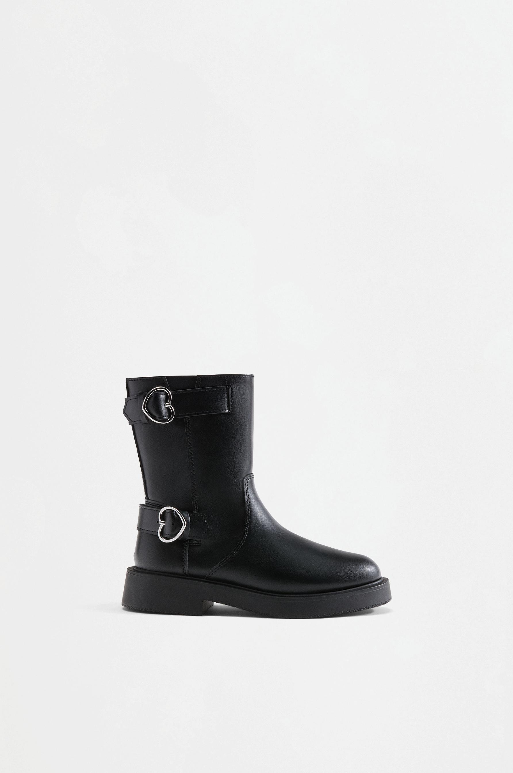 Bota hebilla corazón