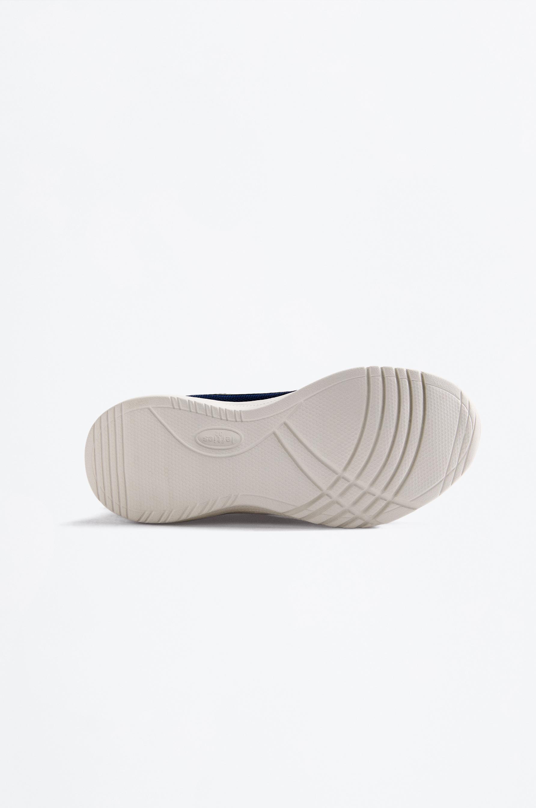 Technical sports shoe — NAVY BLUE