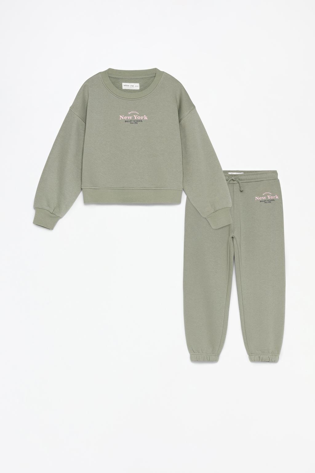 Sweatshirt and trousers co-ord