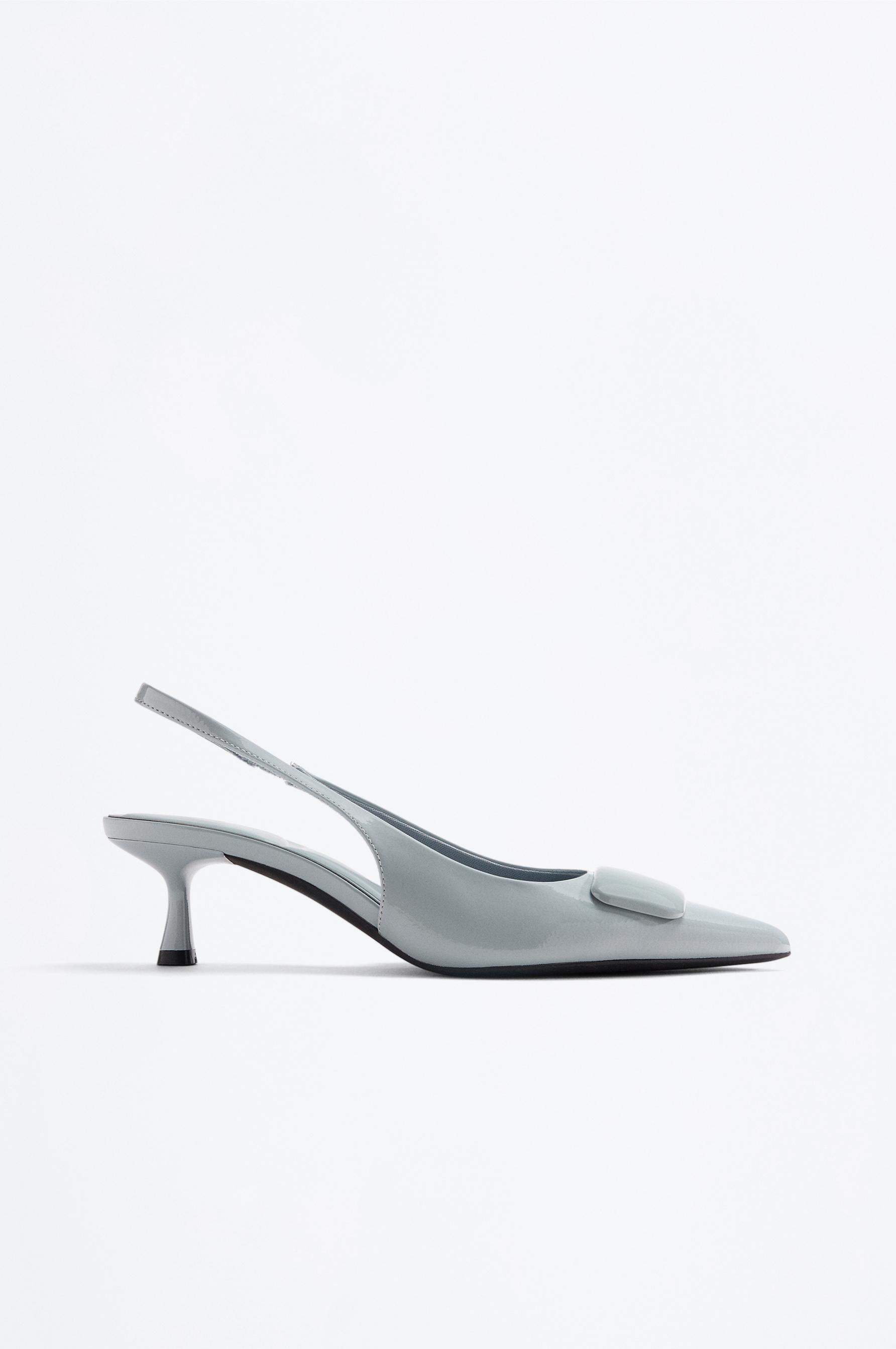 Zapato tacón destalonado