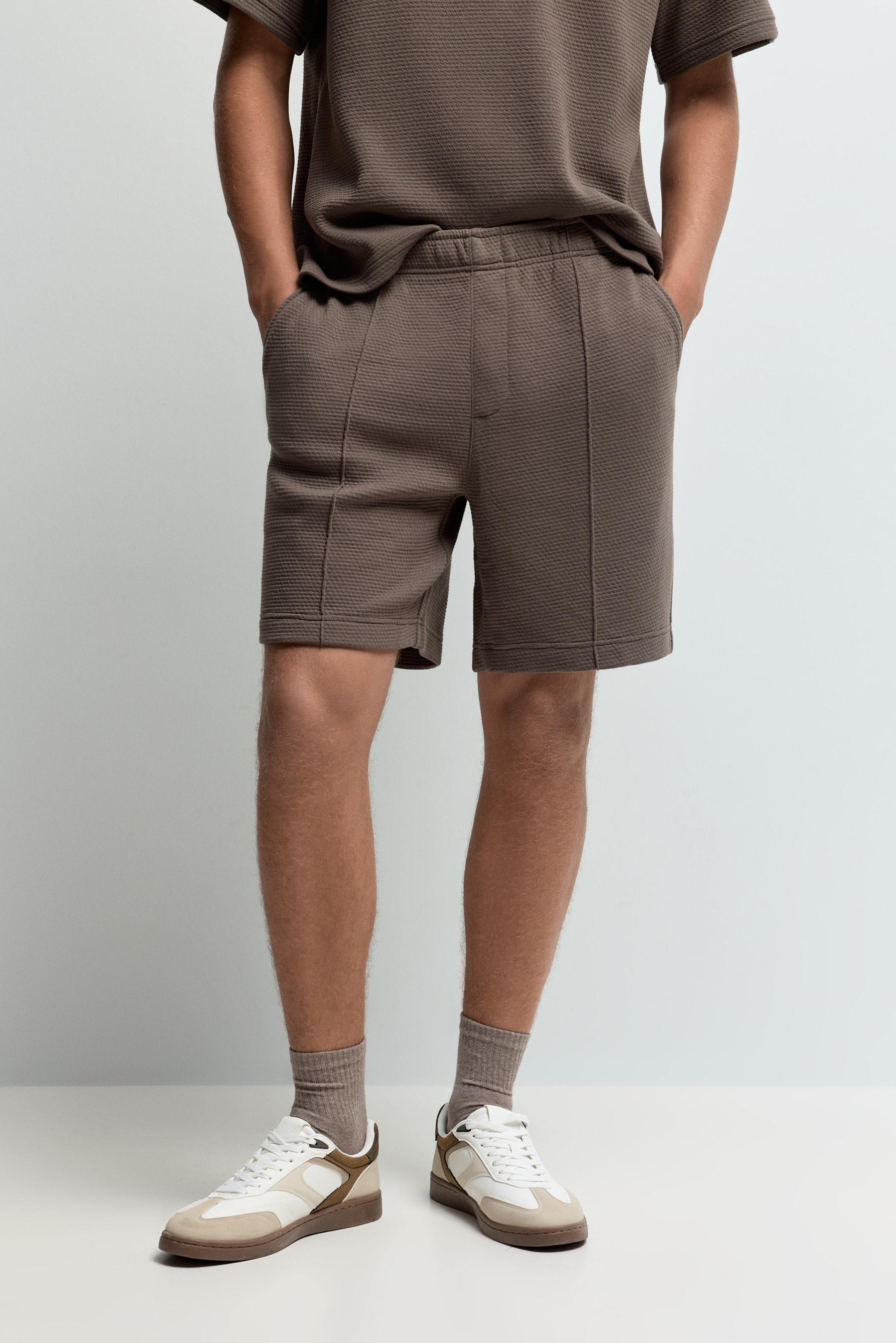 Waffle-textured Bermuda shorts — TAUPE BROWN