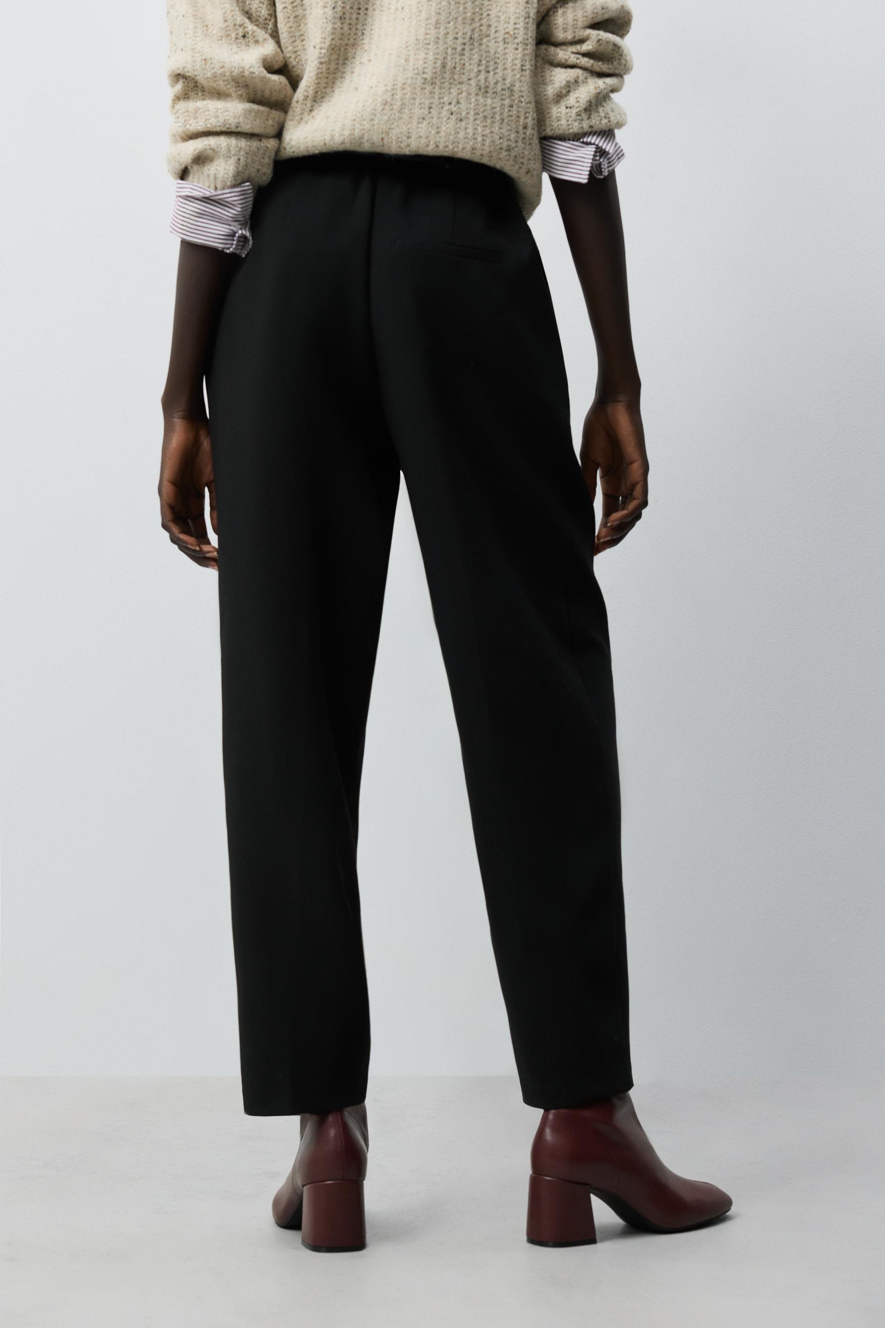 Carrot fit dress trousers — BLACK