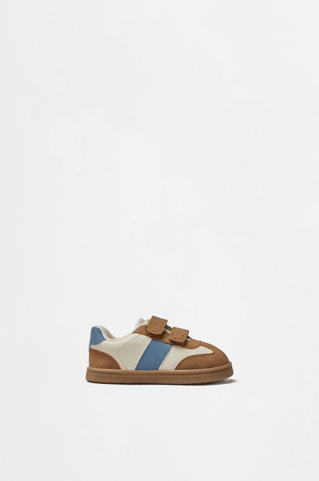 Casual barefoot sneaker