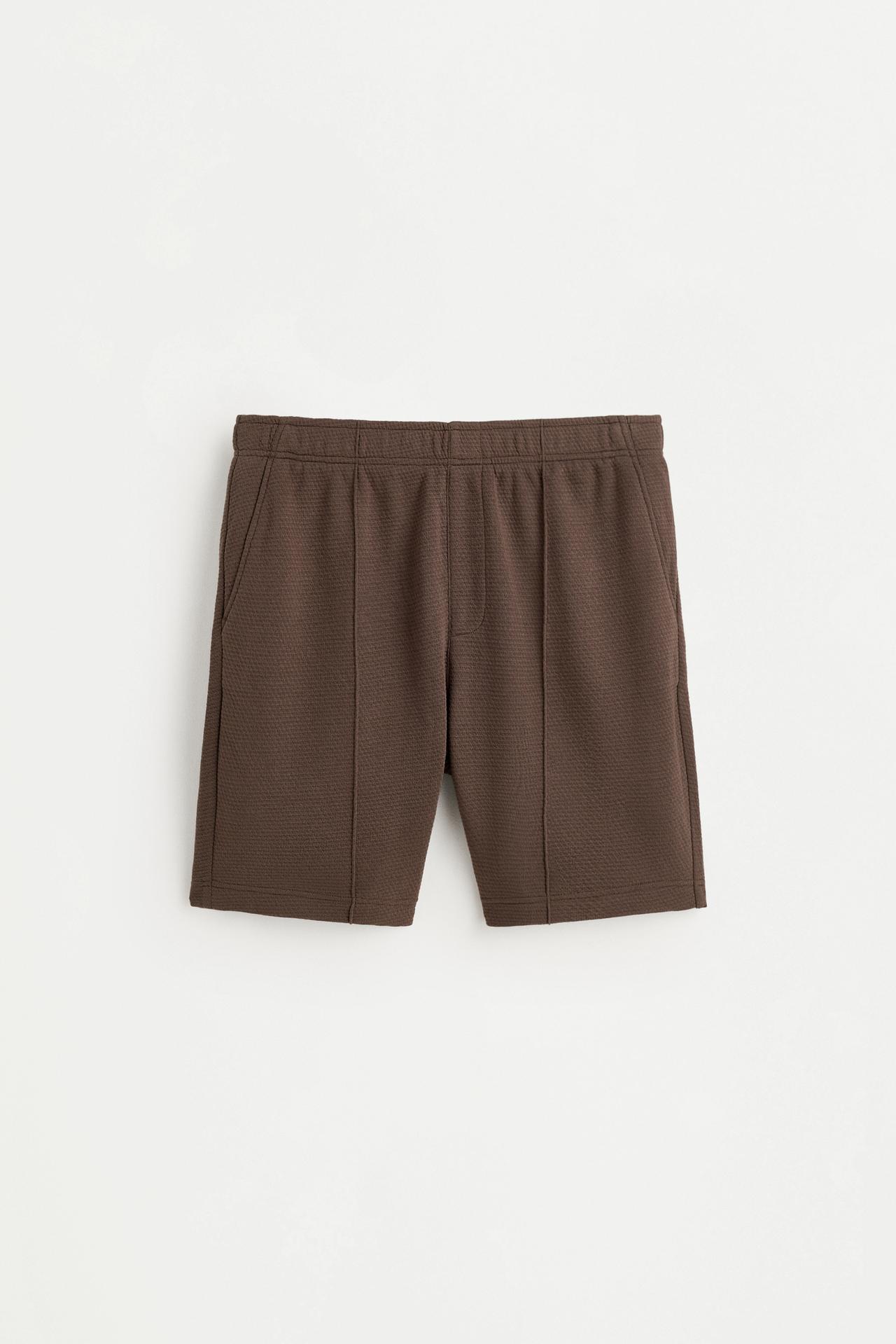 Waffle-textured Bermuda shorts — TAUPE BROWN