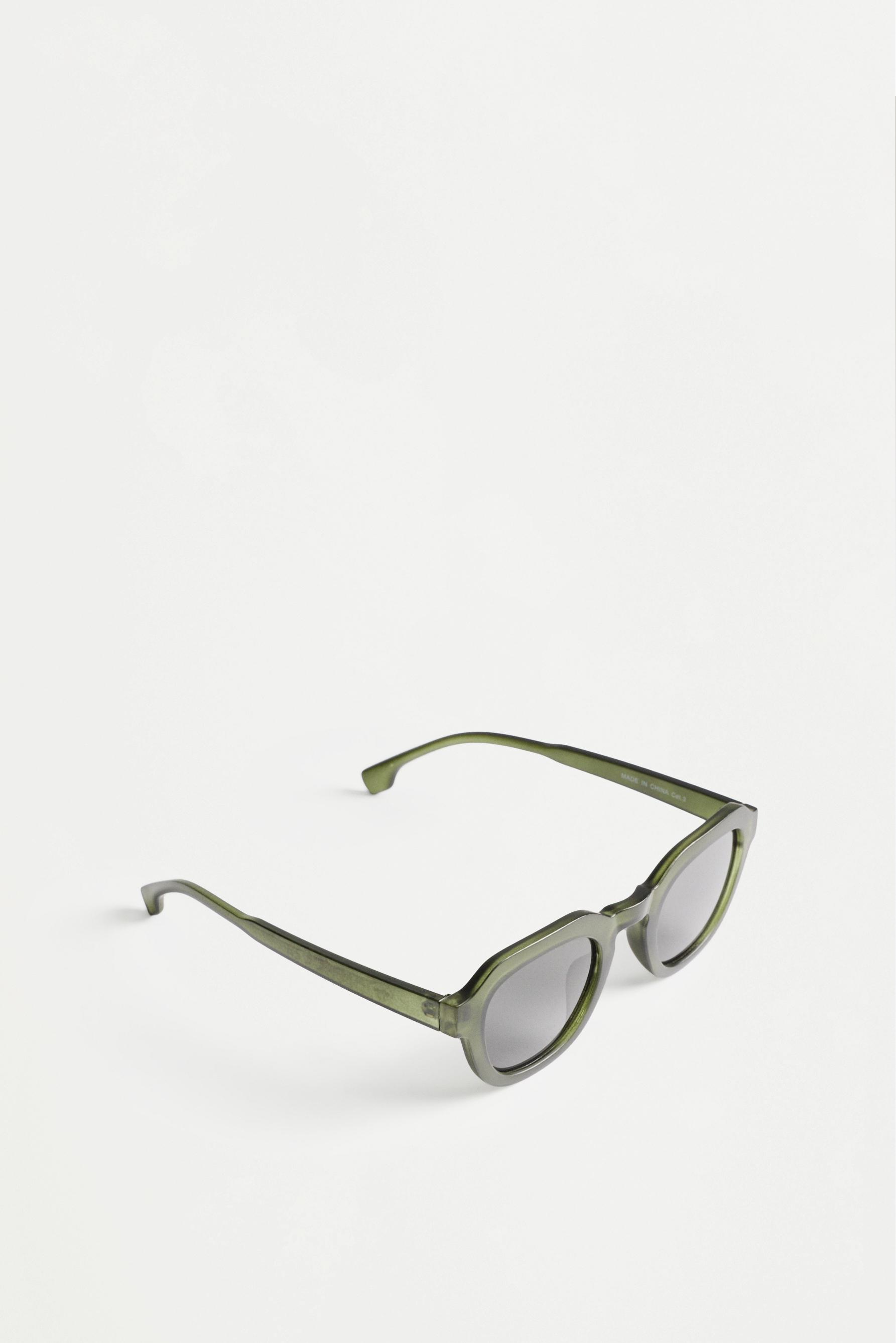 Semi-square sunglasses — KHAKI