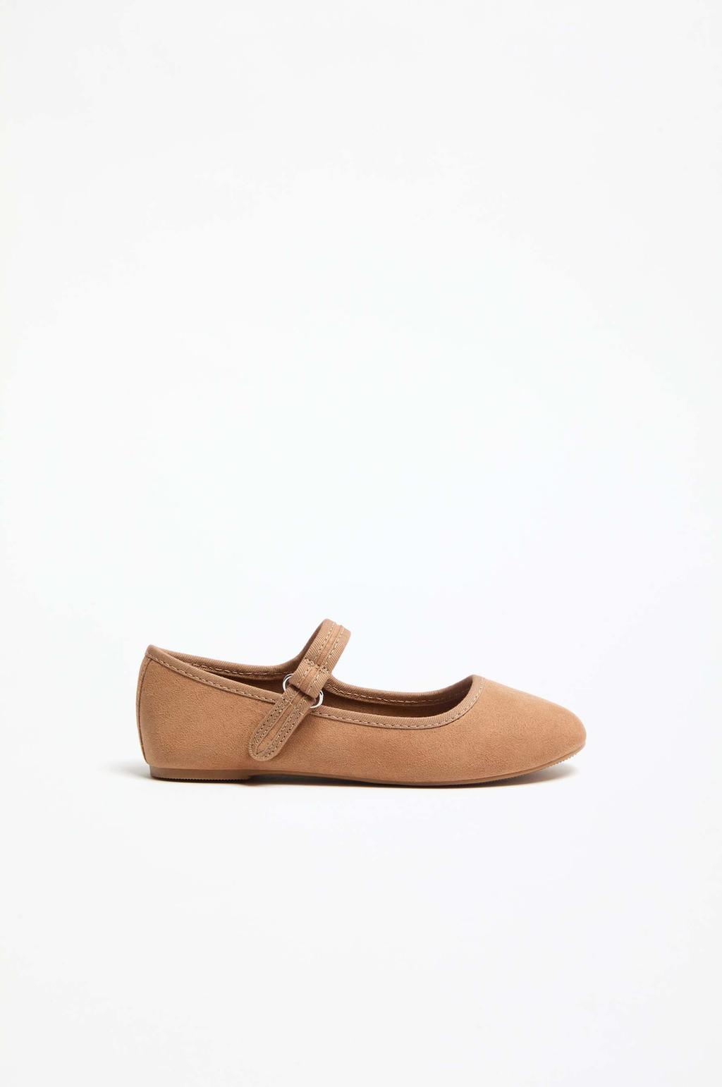 Minimalist ballet flats