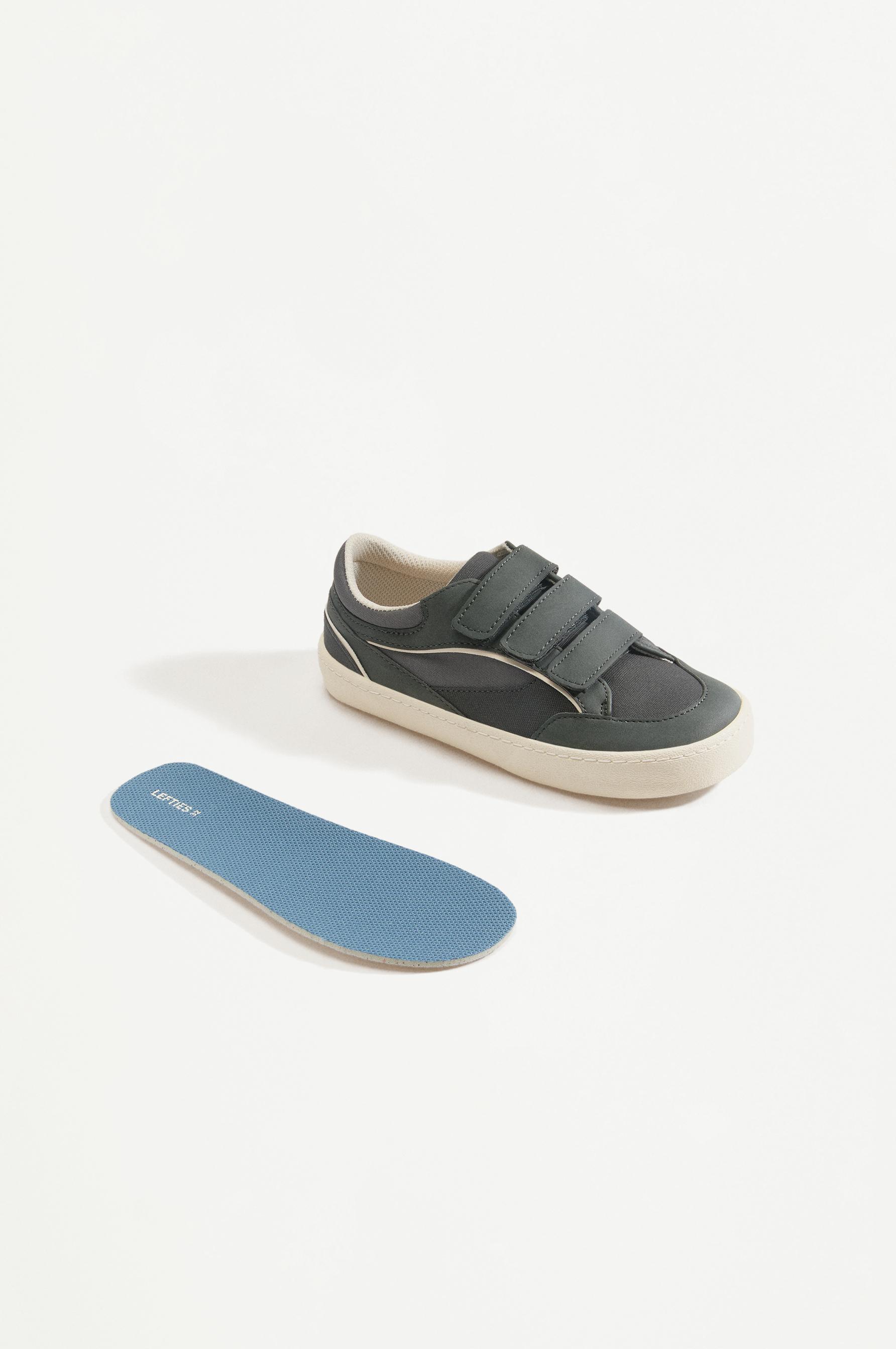 BAREFOOT SNEAKER — BLACK
